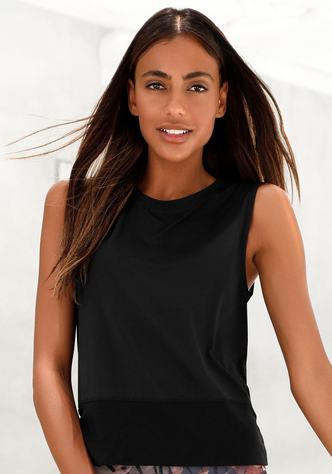 LASCANA ACTIVE Kurzarmshirt Tropical mit breitem Rippeinsatz