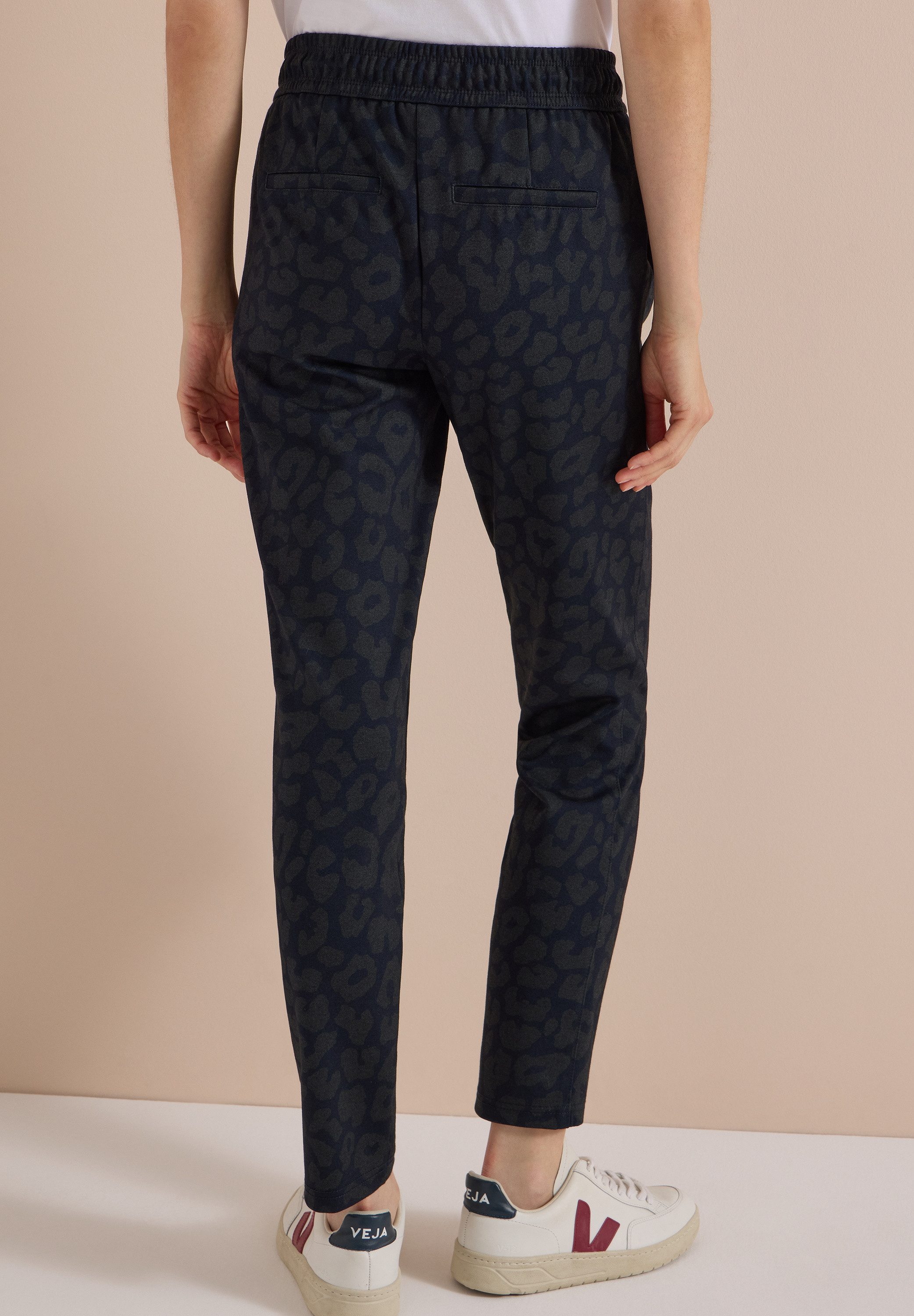 CECIL Stoffhose Style Tracey mit Animla-Print und elastischem Bund mit Tunnelzug – Bild 3 von 5