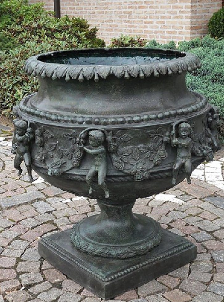 IDYL Gartenfigur IDYL Bronze-Skulptur Vase mit Engeln, Bronze