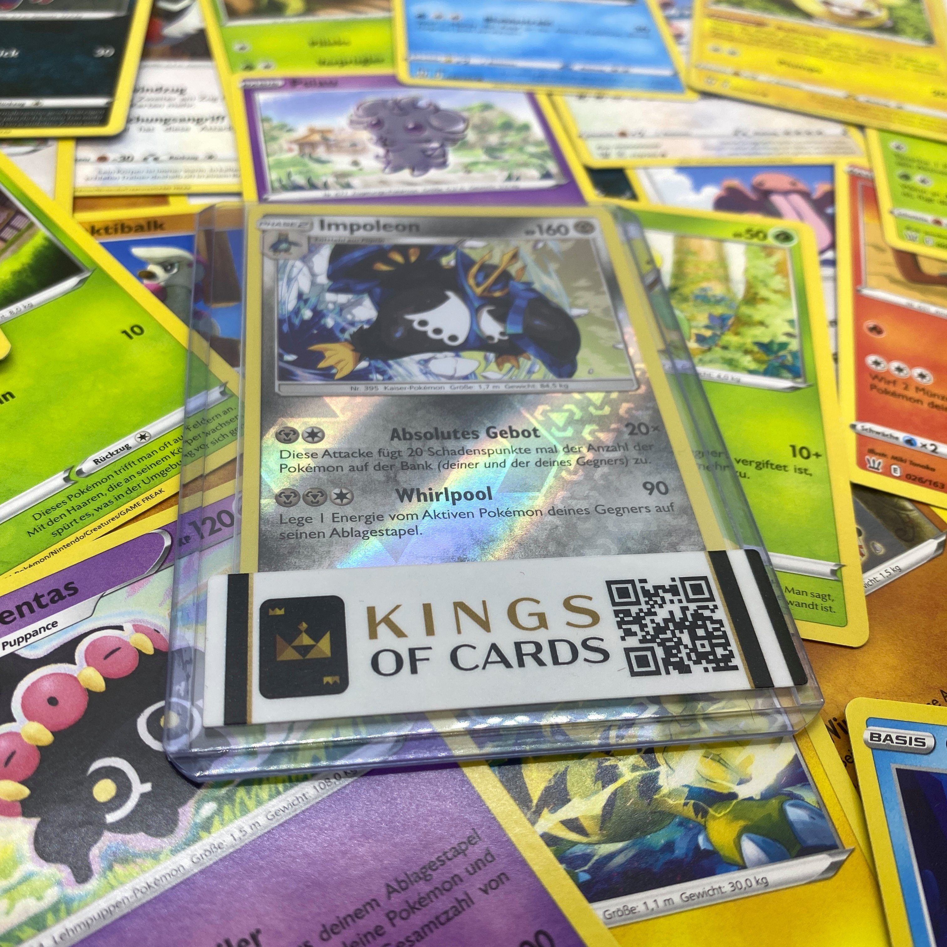KingsofCards Sammelkarte Pokemon Kartenpaket mit 50 Karten + Holokarte Geschenkset Deutsch