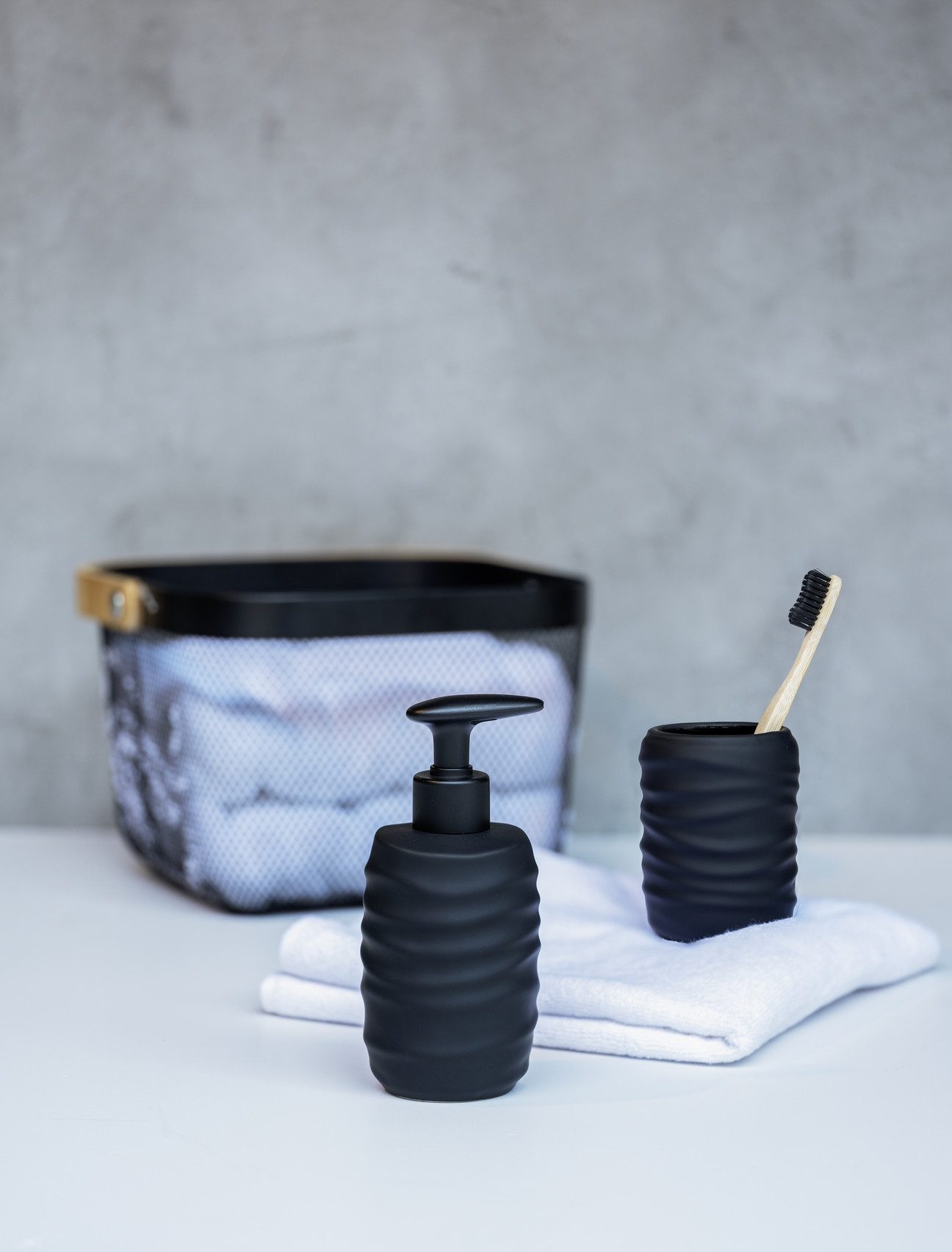 WENKO Badaccessoire-Set Illana, Set, 2 tlg., bestehend aus Seifenspender un günstig online kaufen