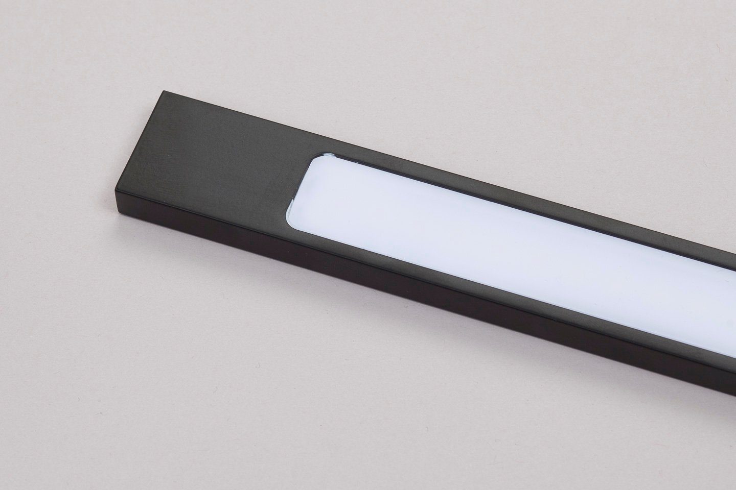 kalb Spiegelleuchte LED Badleuchte warmweiß Aufbauleuchte, Spiegellampe 450mm schwarz