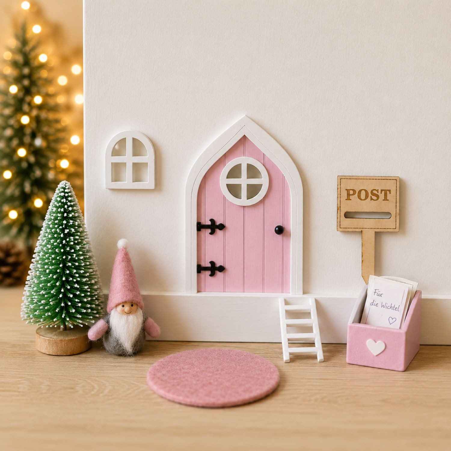 RIFFELMACHER & WEINBERGER Dekoobjekt Weihnachtsdekoration Elfentür aus Holz mit Fenster – Bild 2 von 3