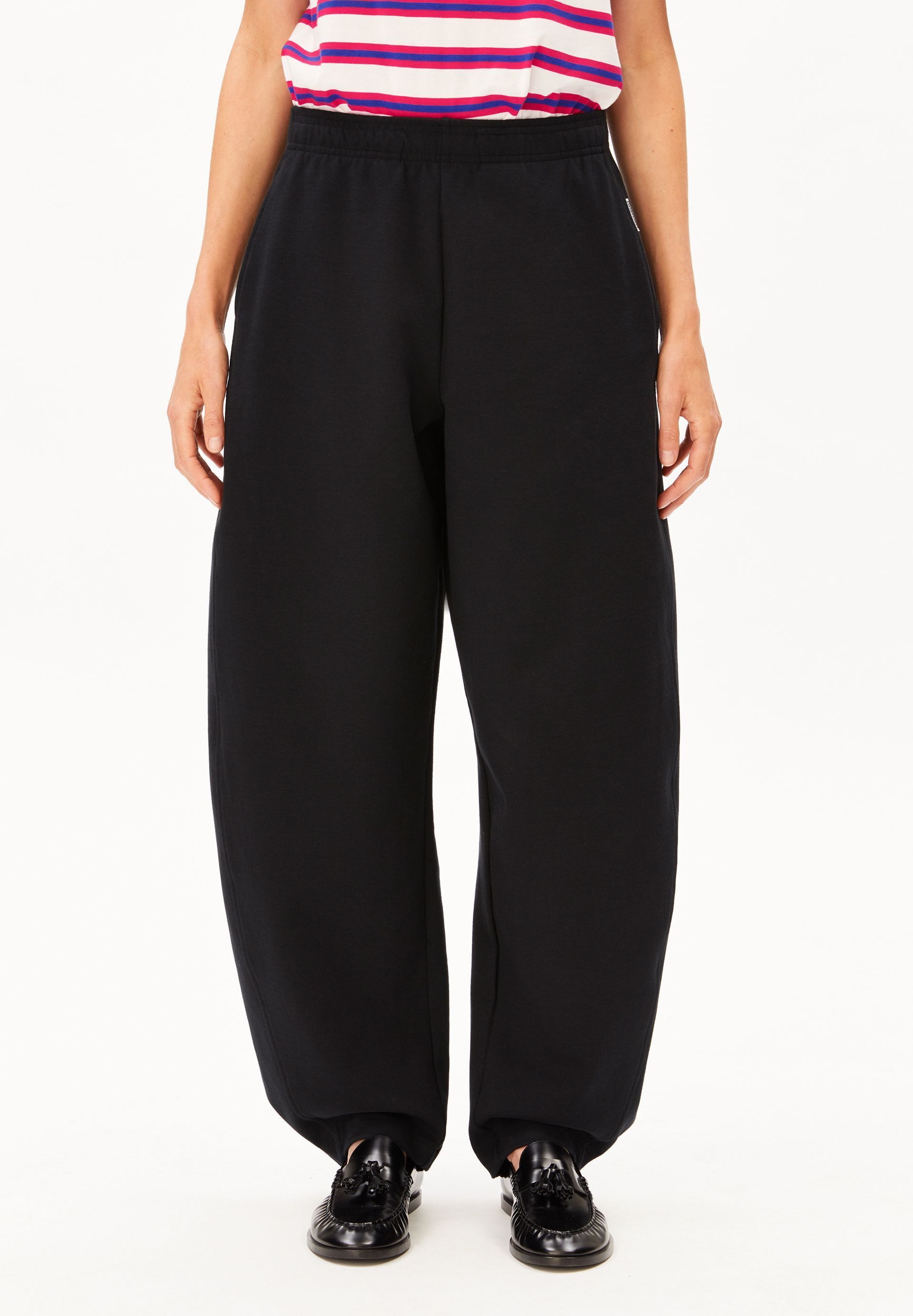 Armedangels Jerseyhose BARREL PULL-ON Jerseyhose aus Bio-Baumwoll Mix (Mid waist, Loose Fit) Jerseyhose aus Bio-Baumwoll Mix