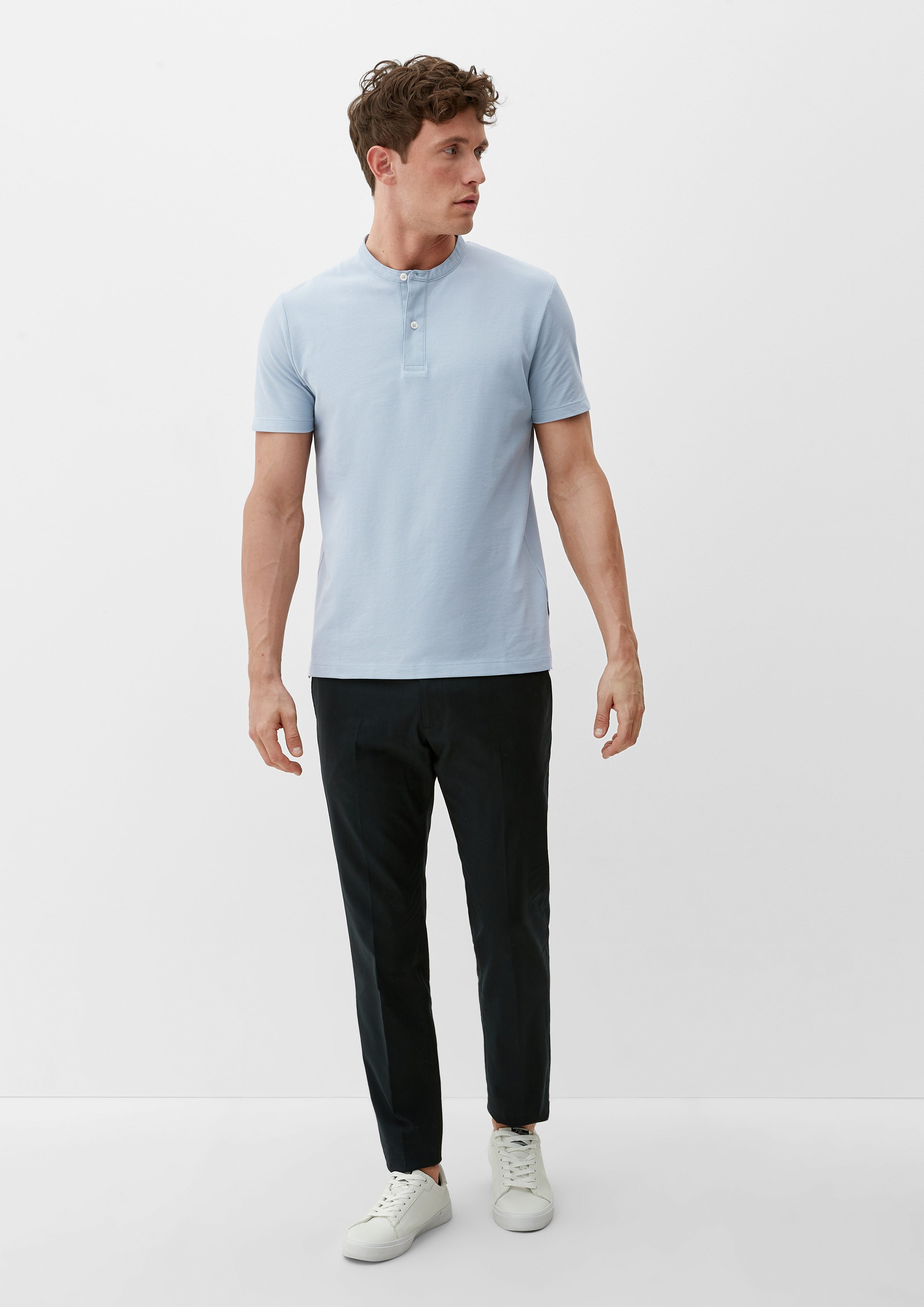 Kurzarmshirt mit Henleyausschnitt hellblau T-Shirt s.Oliver
