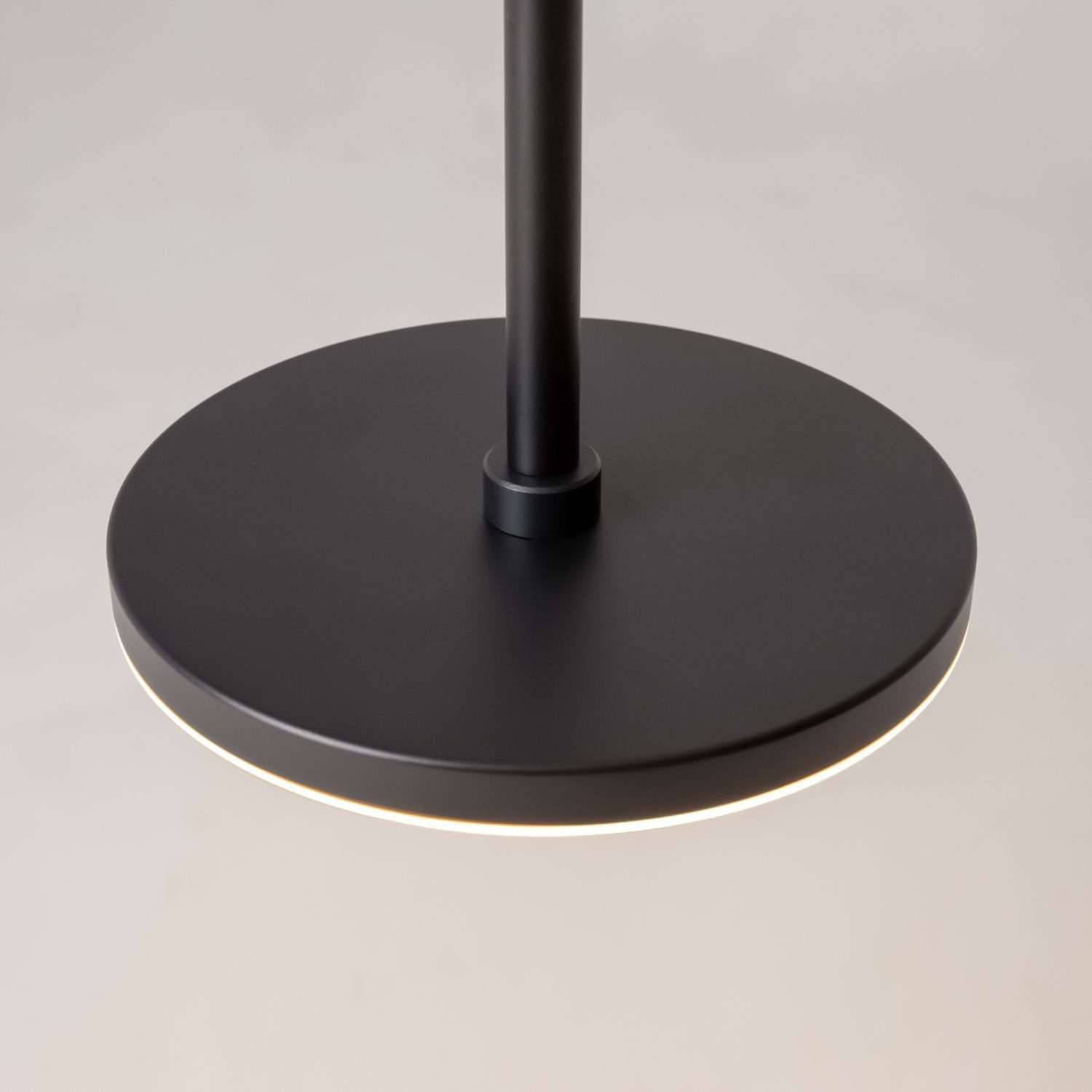 Licht-Erlebnisse Pendelleuchte QUIRA, LED fest integriert, Warmweiß, LED Aluminium H: max. 195 cm D: 18,5 cm rund Schwarz warmweiß 3000 K