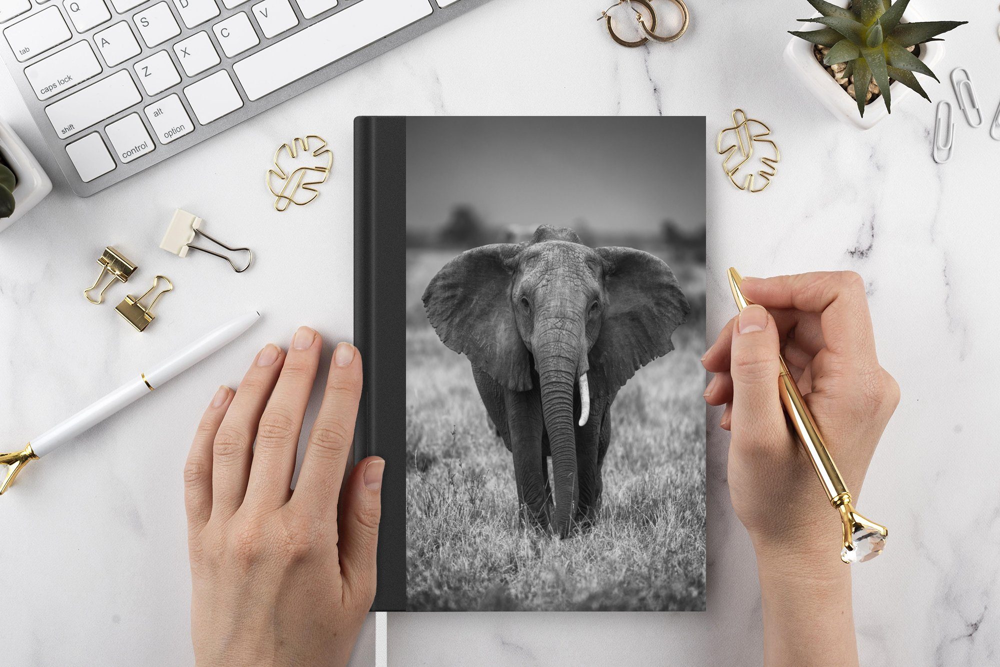 MuchoWow Notizbuch Elefant 98 - Tagebuch, - Journal, Tiere A5, Wildtiere, - Seiten, Haushaltsbuch Merkzettel, Notizheft, Safari