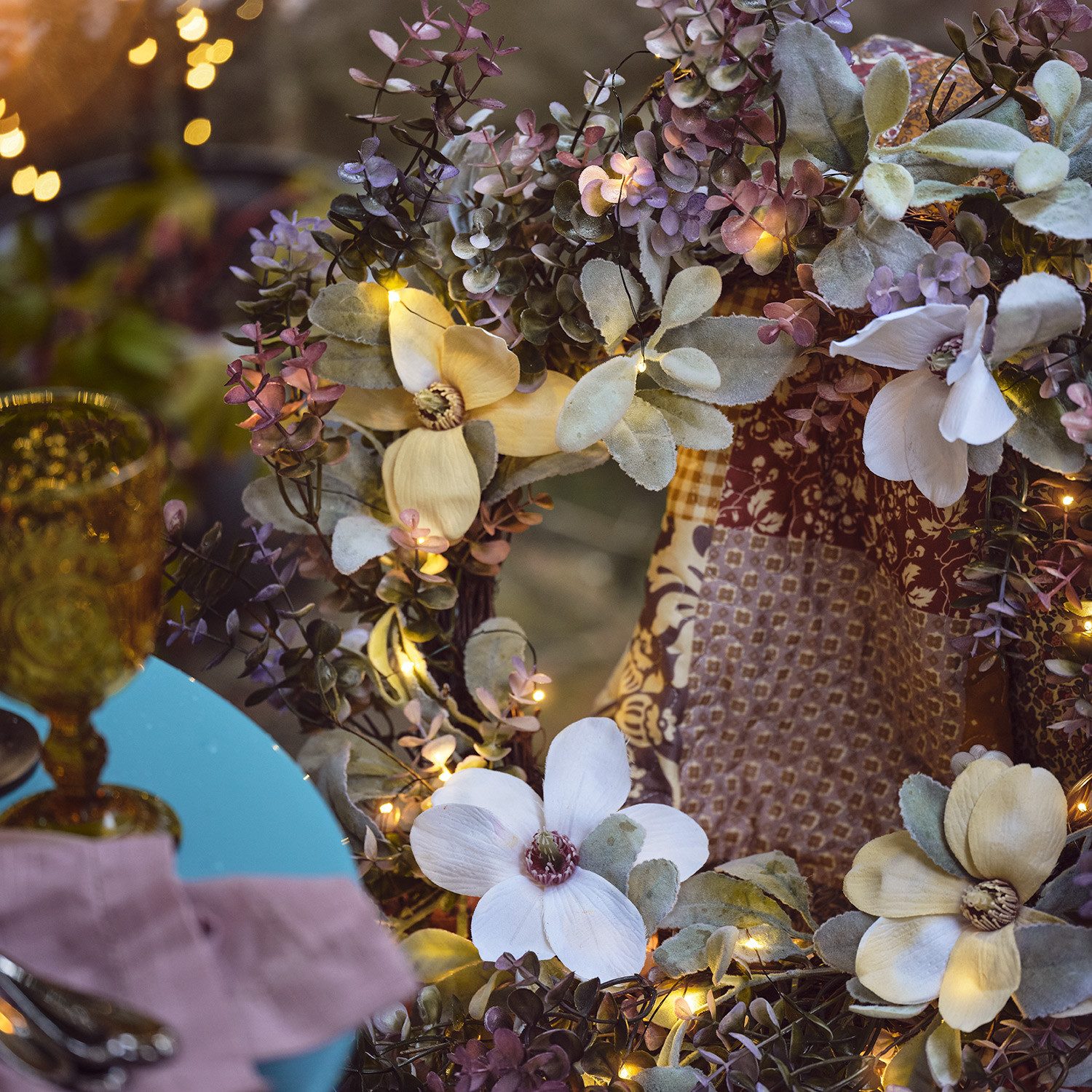Lights4fun Dekokranz 60cm Frühlingskranz Blumen mit Micro Lichterkette
