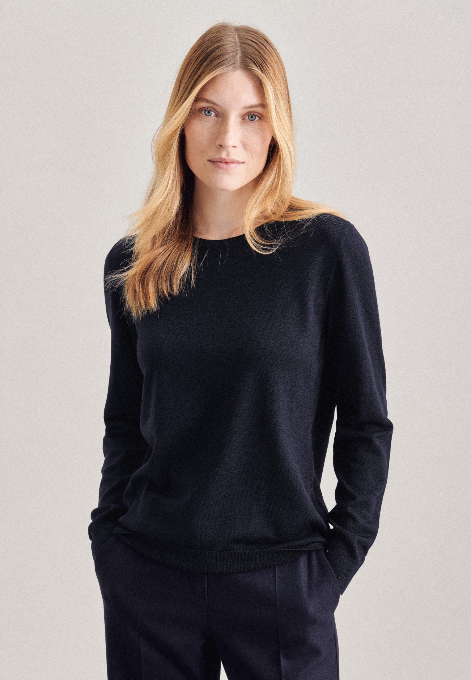 Strickpullover Schwarze Rose