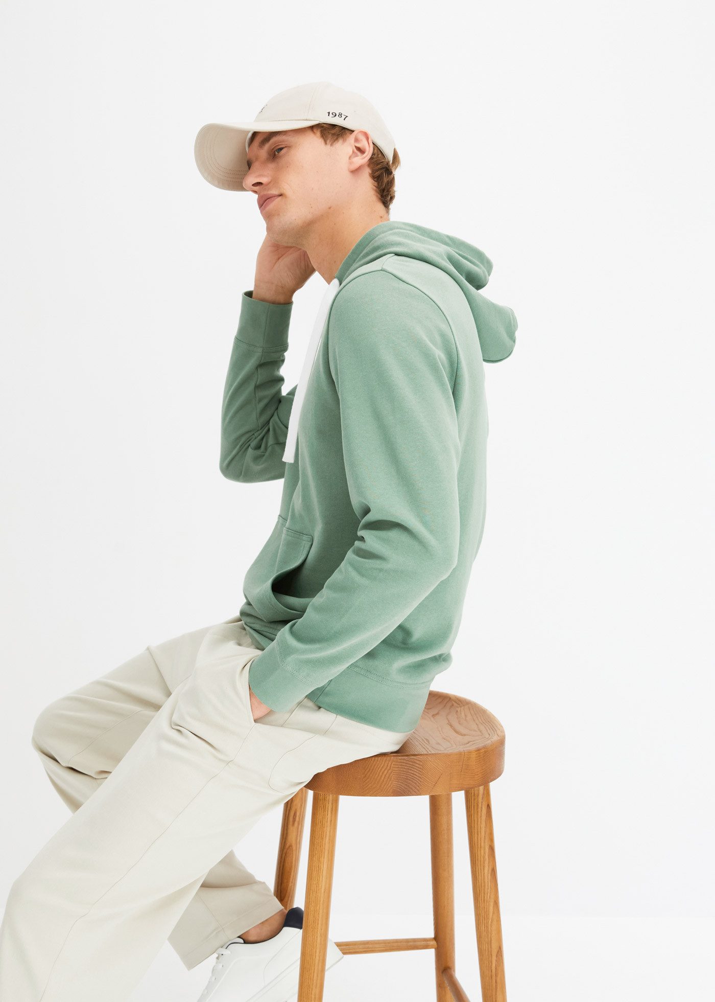bonprix Hoodie Regular Fit, mit Kängurutasche, weich angeraute Innenseite