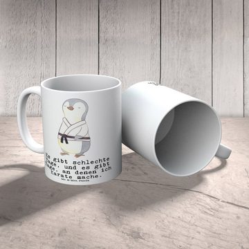 Mr. & Mrs. Panda Tasse Pinguin Karate - Weiß - Geschenk, Tasse, Kampfkunst, Sportler, Becher, Keramik, Exklusive Motive