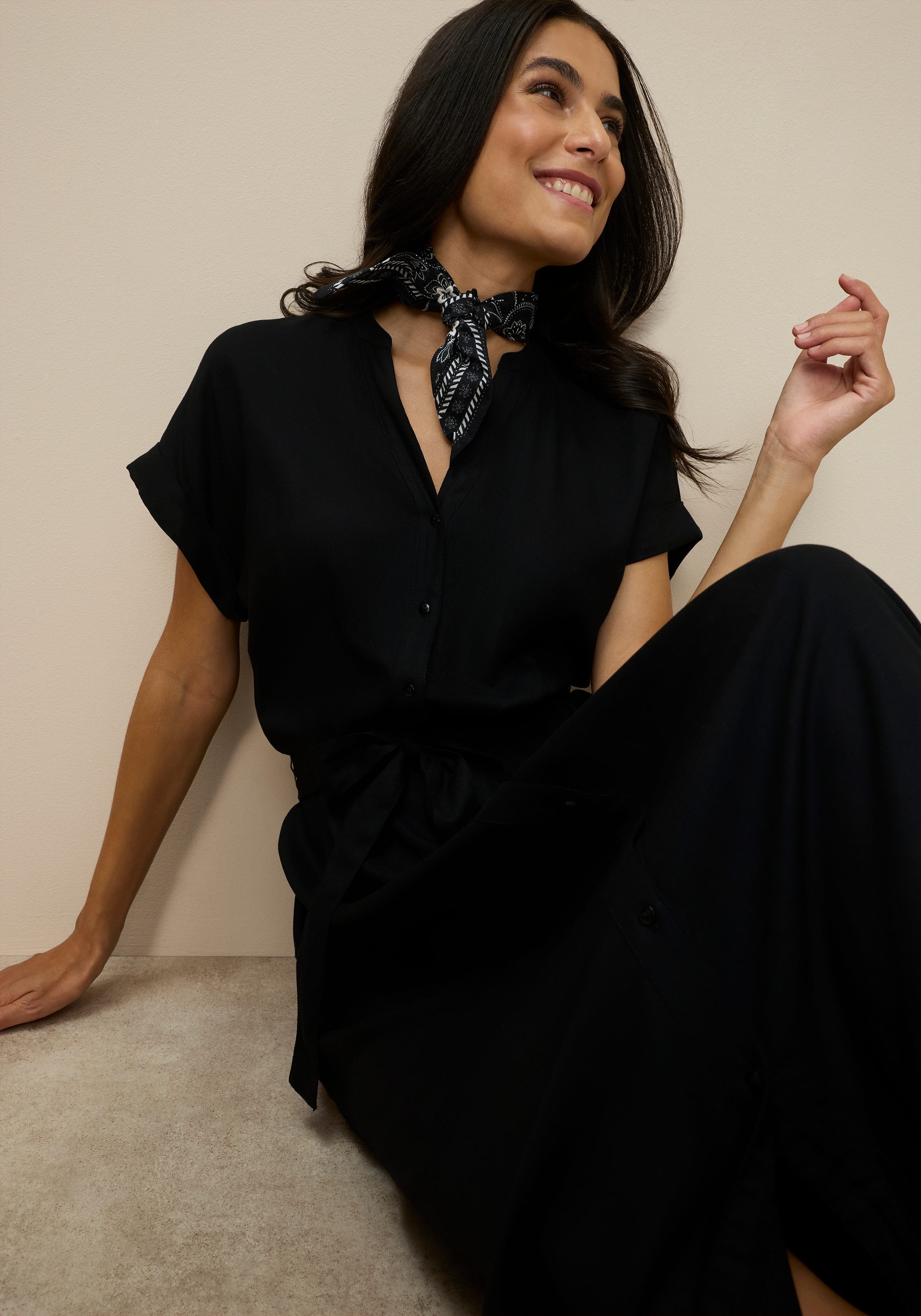 Tamaris Hemdblusenkleid aus gewebter Viskose, mit Knopfleiste