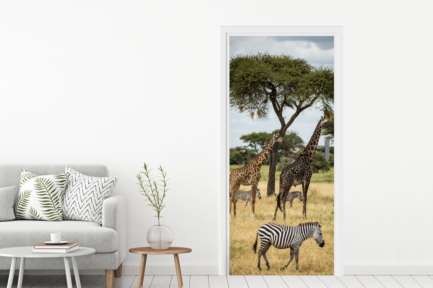 MuchoWow Türtapete Giraffen und Zebras 75x205 Savanne des, (1 bedruckt, Fototapete gemeinsam Tür, für in Matt, der St), cm Türaufkleber