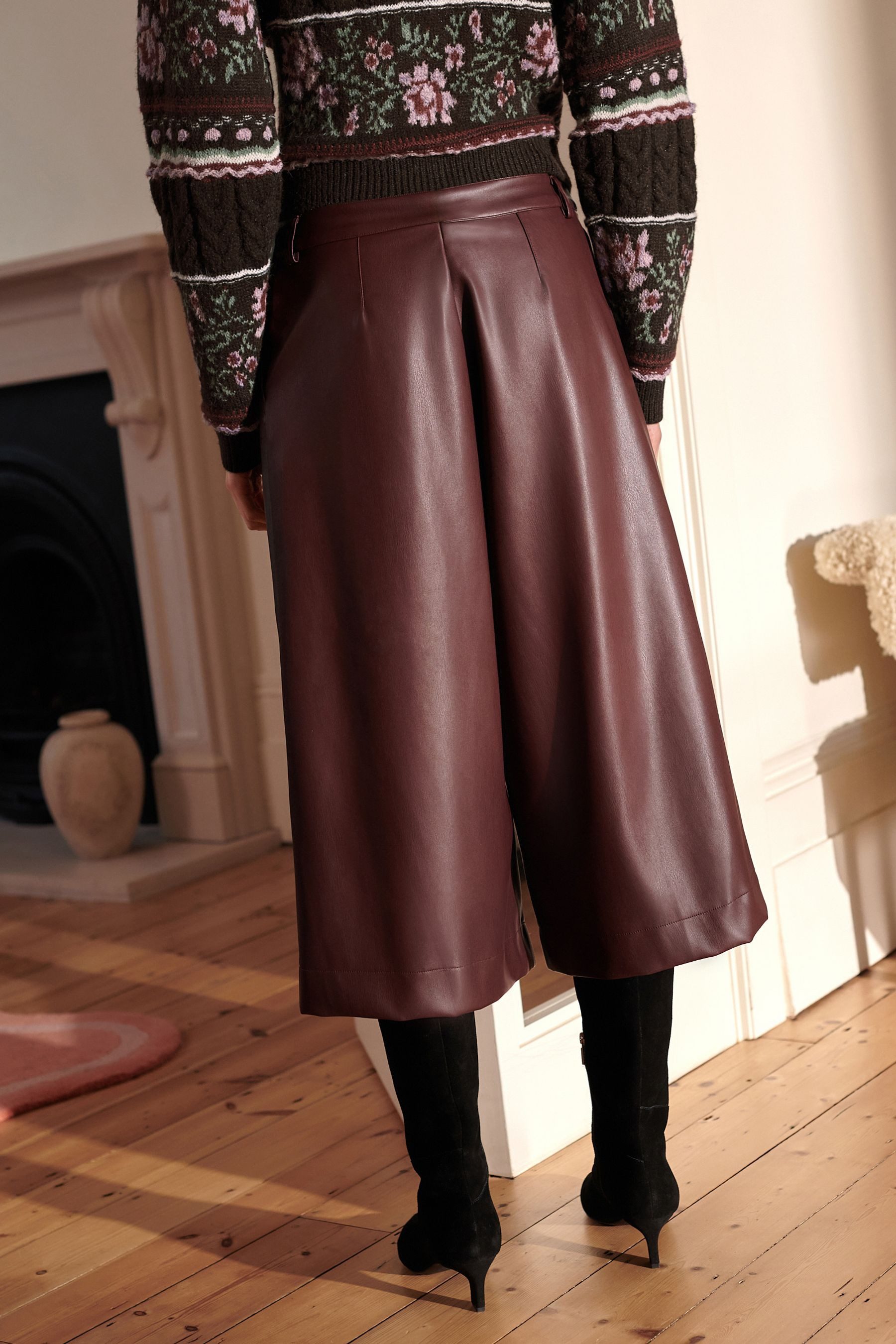 Next Lederhose Bermudashorts aus Kunstleder (1-tlg) günstig online kaufen