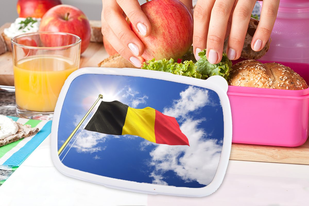 Die Himmel, für Kinder, Snackbox, Mädchen, Erwachsene, am (2-tlg), weht MuchoWow Lunchbox belgische rosa Flagge Brotbox Brotdose Kunststoff, Kunststoff