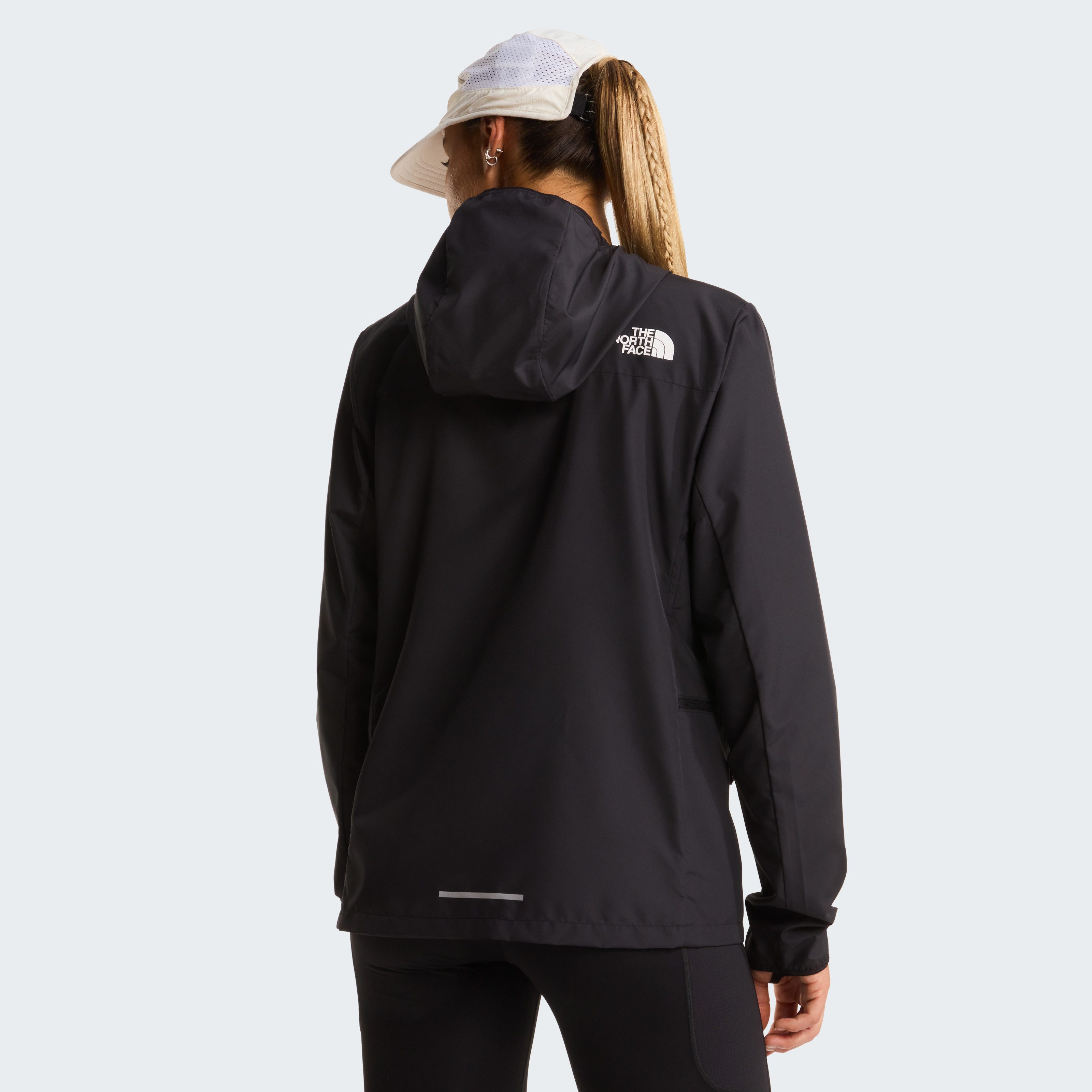 The North Face Windbreaker W FONTANALES WIND JACKET sportliches Design, leichtes Gewicht, mit Packtasche