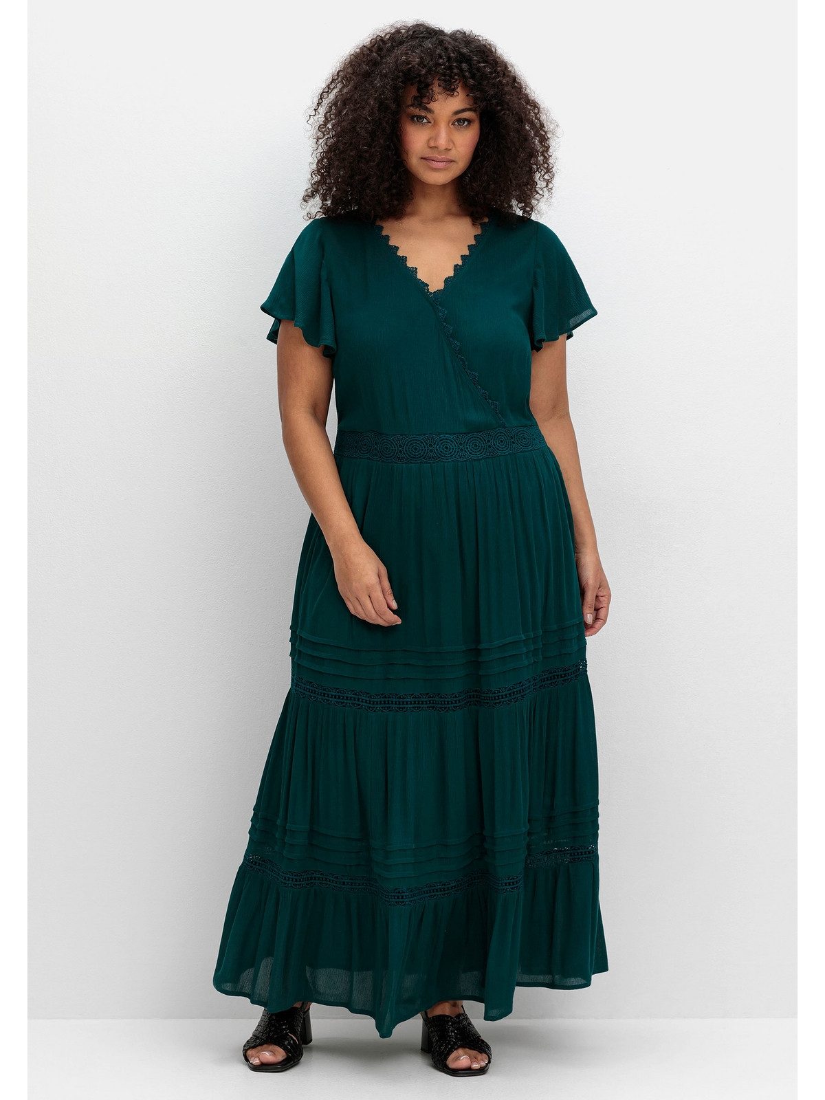 sheego by Joe Browns Maxikleid Große Größen in Wickeloptik, mit Stufenvolant