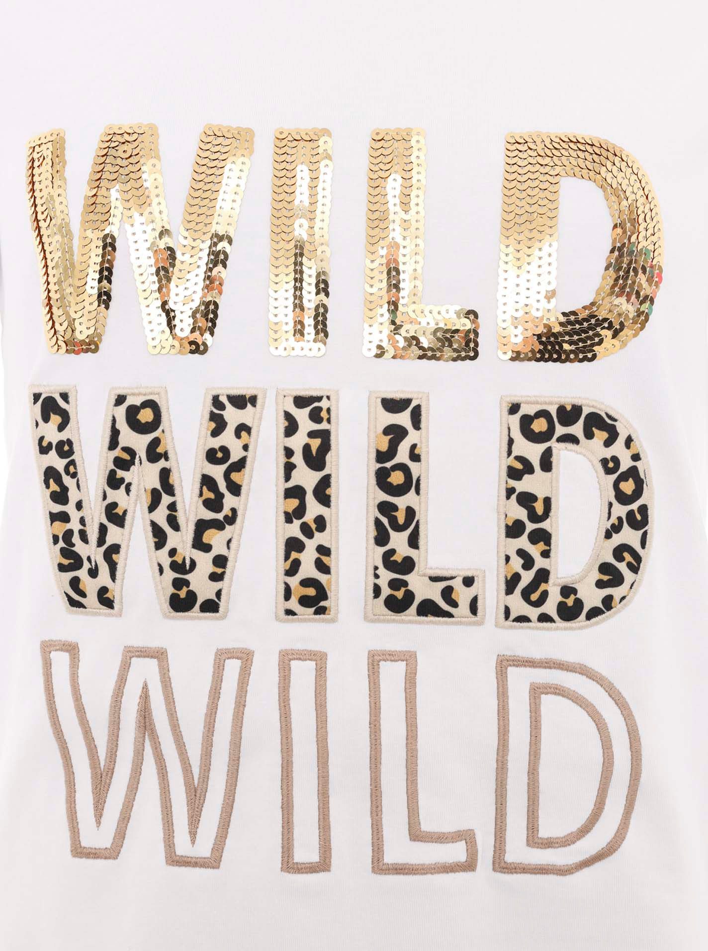 Zwillingsherz T-Shirt "Wild Wild Wild" großer, gestickter Schriftzug mit Leomuster, Rundhals – Bild 5 von 5