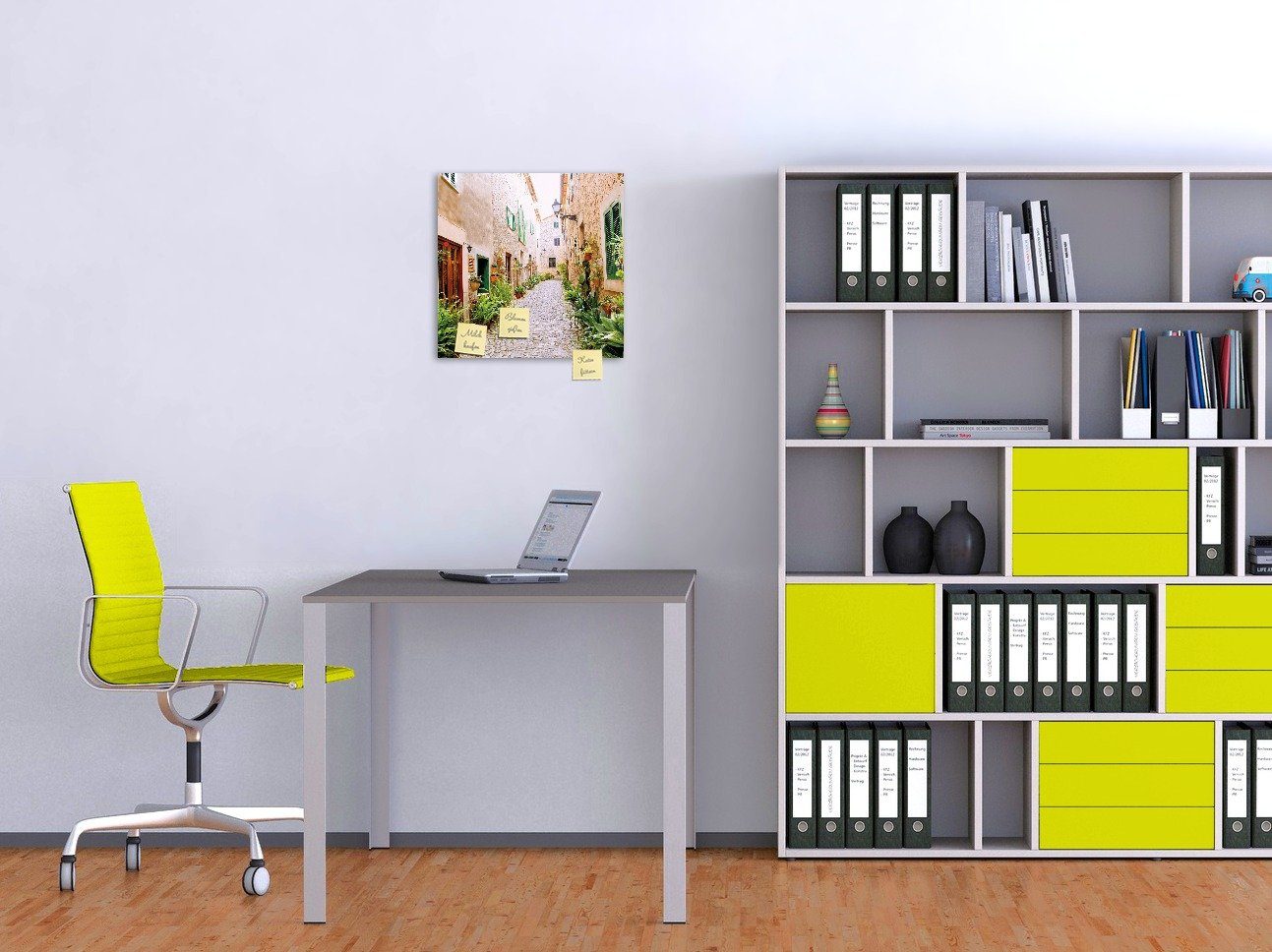 Wallario Memoboard Südländische Gasse mit alten Häusern und grüner Oase