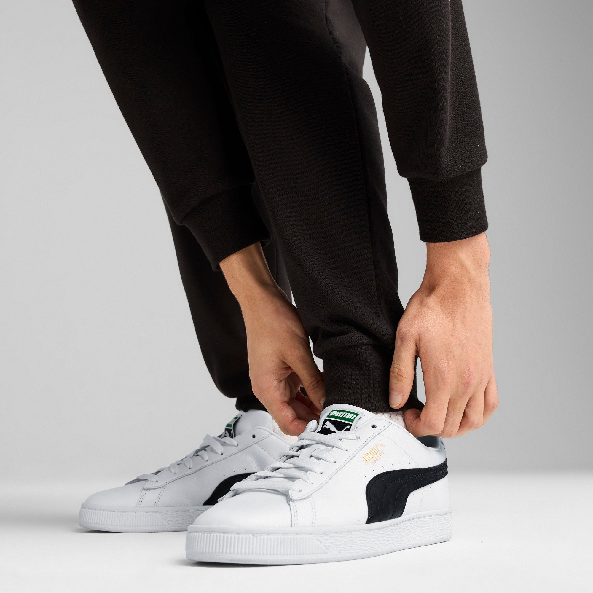 PUMA Trainingsanzug ESS NO1 LOGO TR KNITTED SUIT (2-tlg), zweiteiliges Set, mit hohem Kragen, mit gerippten Bündchen – Bild 4 von 5