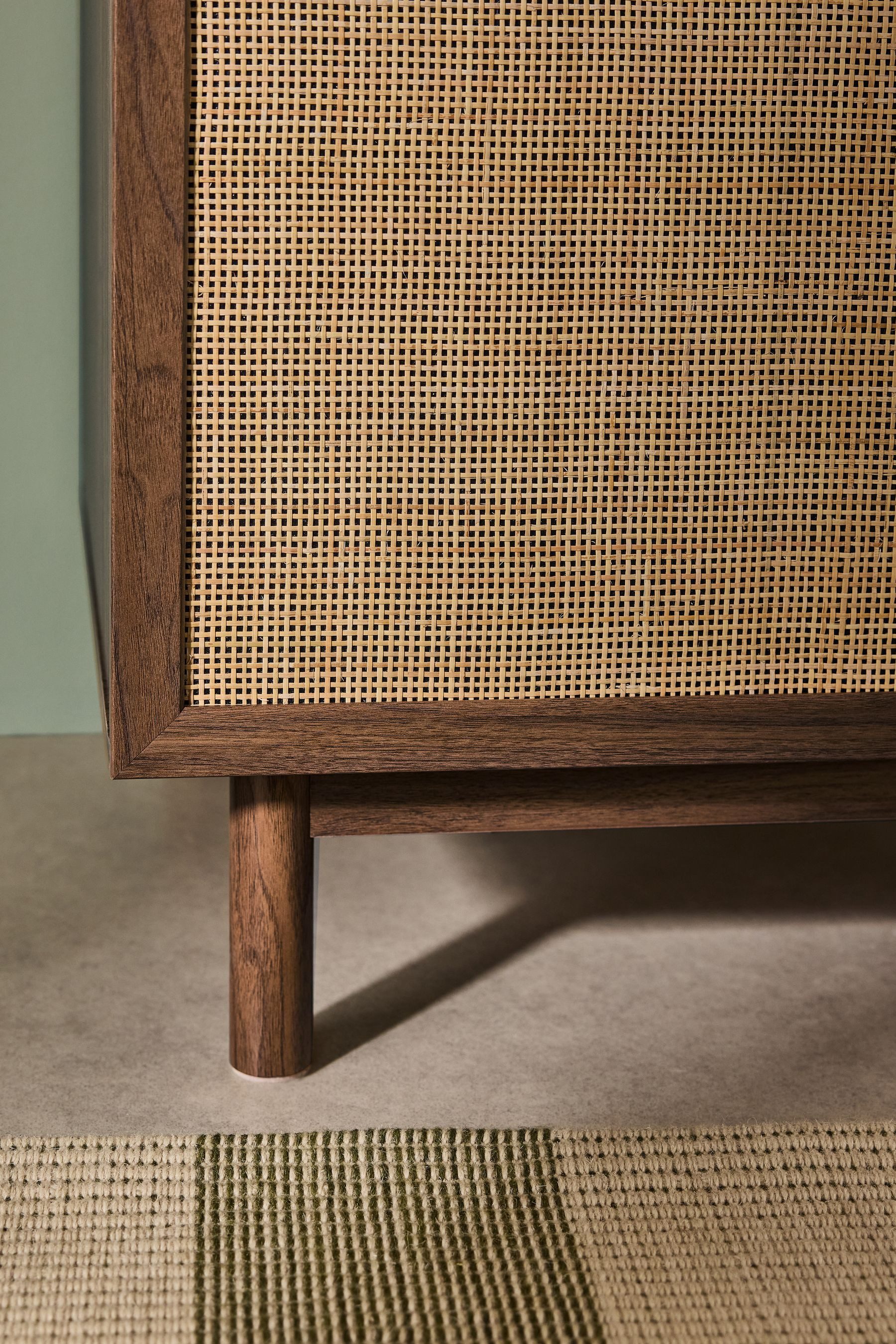 MADE Kleiderschrank MADE.COM Pavia Zweitüriger Schrank aus Rattan (1-St)