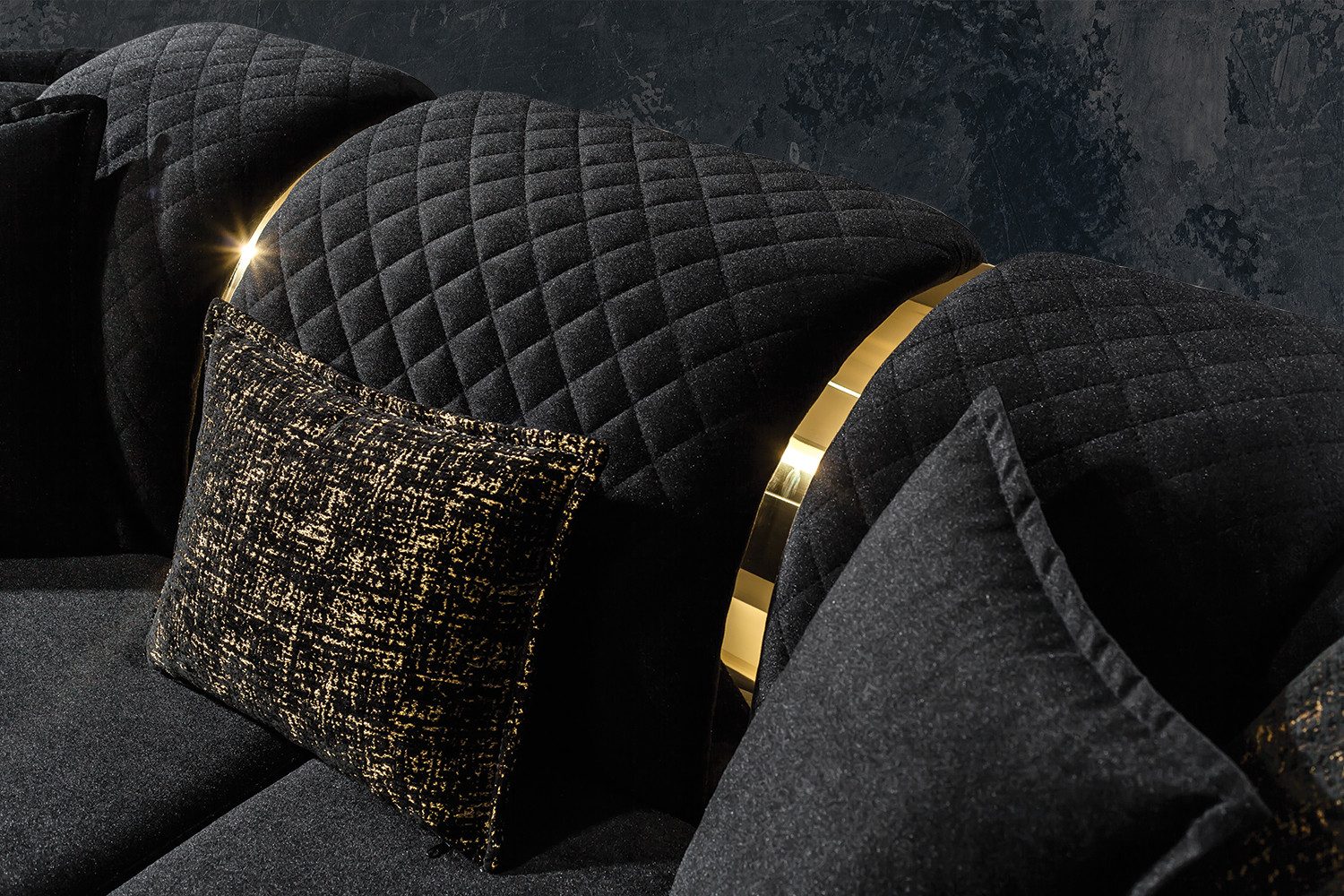 Viva Möbel Sofa MILAN, Luxus und Eleganz für Ihr Zuhause.