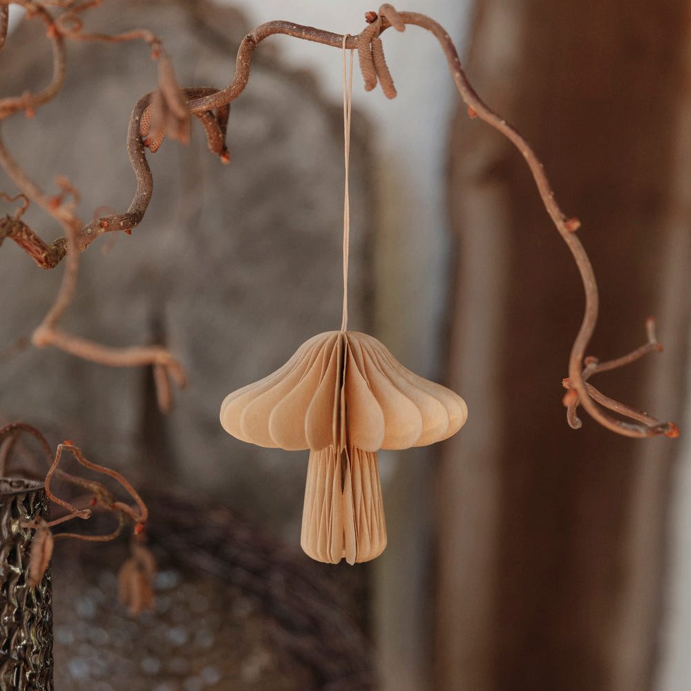 studio mkono Dekoobjekt Papieranhänger Herbstdeko Pilz aus Papier in hellbraun