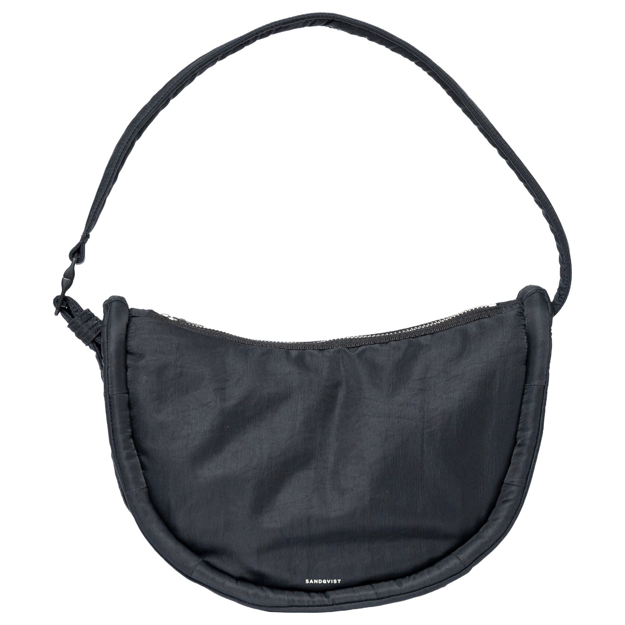 Sandqvist Umhängetasche Curve Half Moon Bag S - Umhängetasche 26 cm (black)