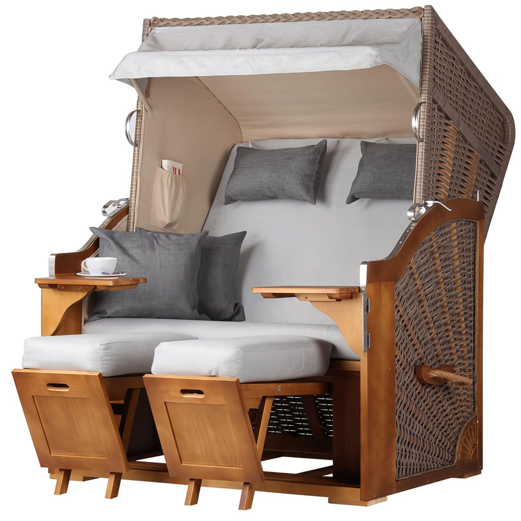 bene living Strandkorb Schleswig Pinie 2-Sitzer - PE mokka - Modell 559, BxTxH: 120x80x160 cm, Volllieger, Ostsee-Strandkorb, (Strandkorb-Komplettset, 4-tlg., Strandkorb, Schutzhülle, Doppellenkrollen und Glas-/Becherhalter), inkl. Windschutzfolie, Bistrotischen und bequemer Polsterung