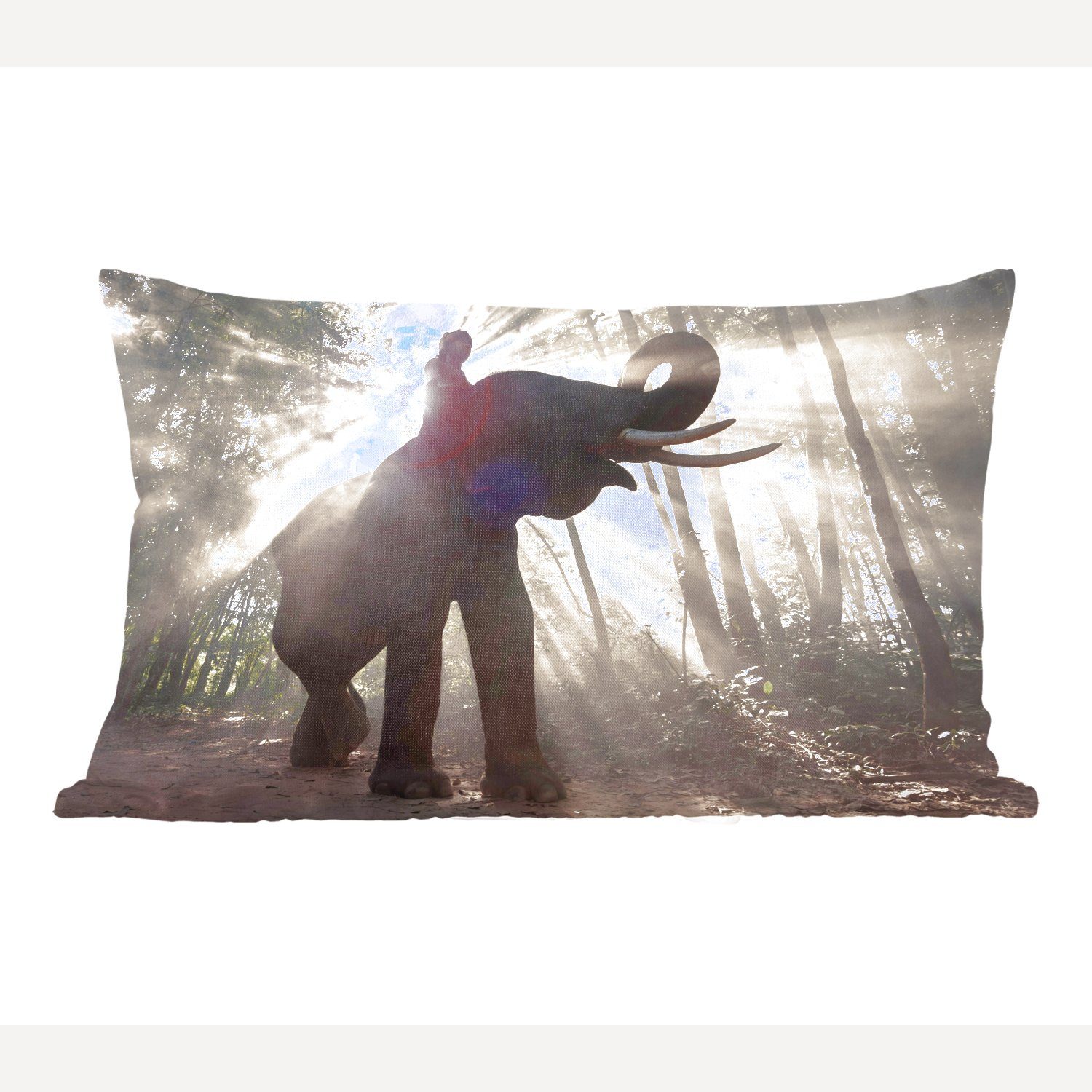Füllung, hellem mit Dekokissen MuchoWow Wohzimmer Elefant mit Sonnenlicht, Person in Schlafzimmer Dekokissen Dekoration, Zierkissen,