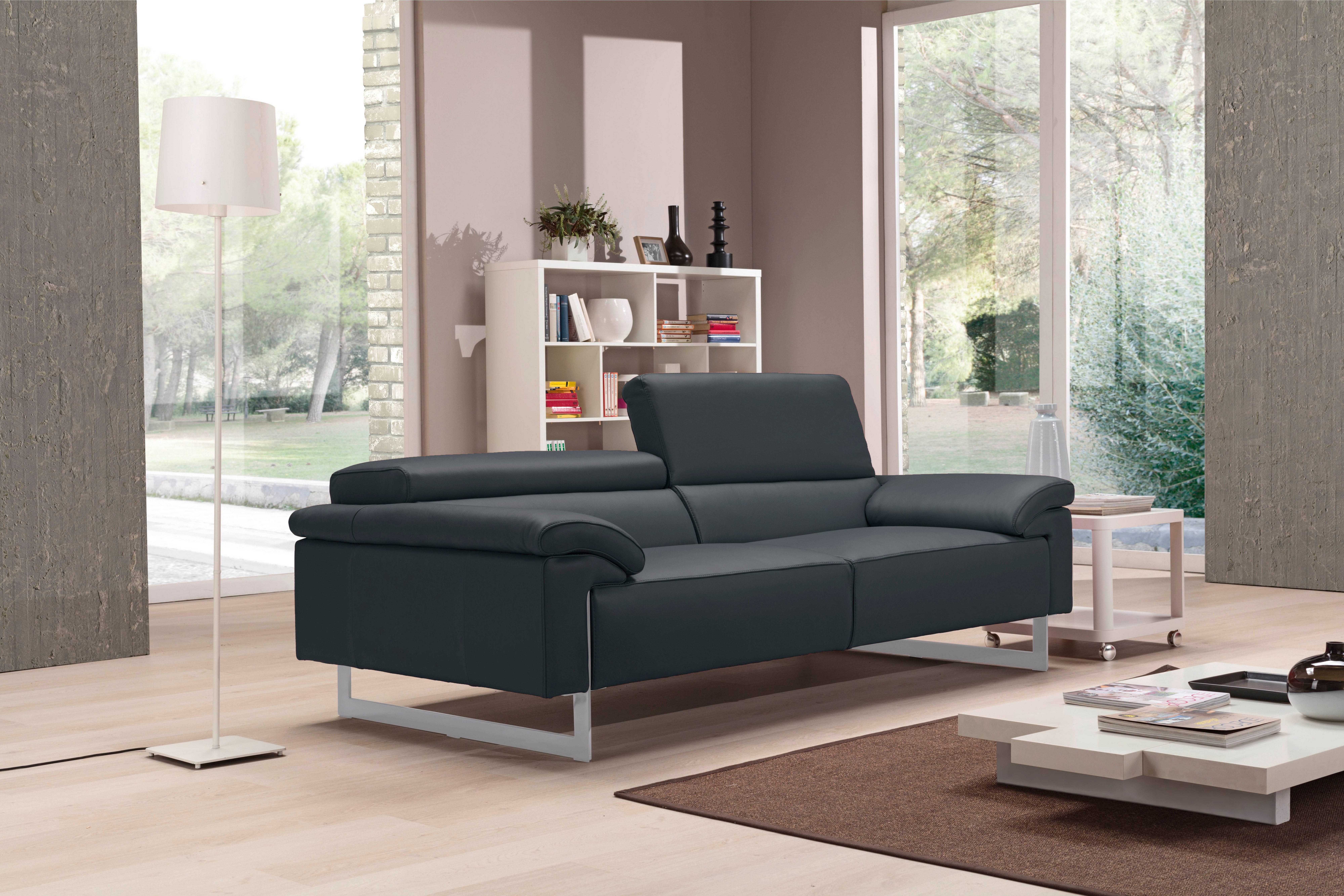 Egoitaliano 2,5-Sitzer Malika, Designsofa mit hohem Sitzkomfort, edel und bequem, inkl. Kopfteilverstellung und chromfarbenen Metallfüßen