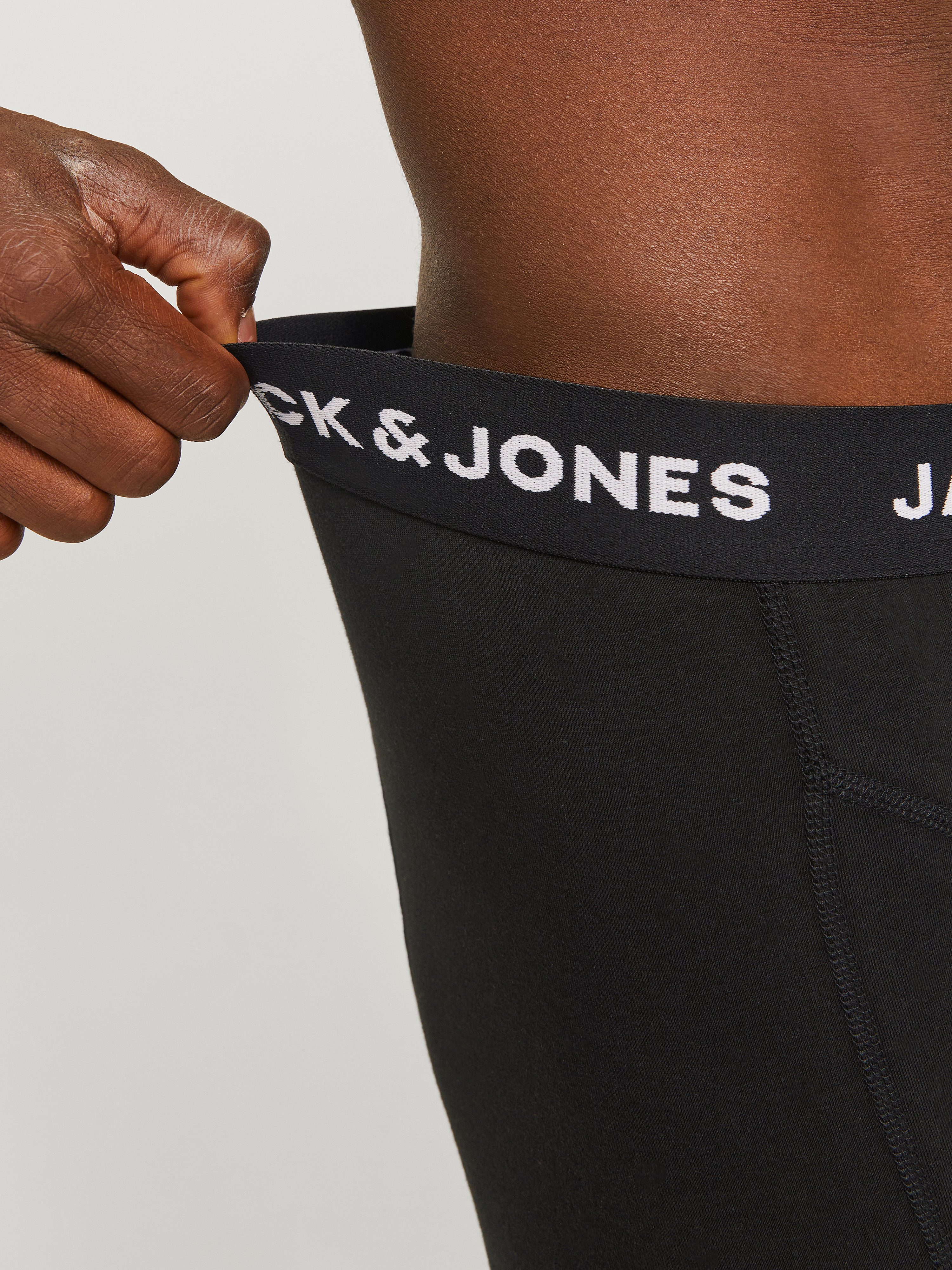Jack & Jones Boxer JACANTHONY im 3er Pack mit Logo-Bund und weichem Griff (Packung, 3-St) unifarben mit Farbeinsatz, modisch, eng anliegend, Baumwollmischung