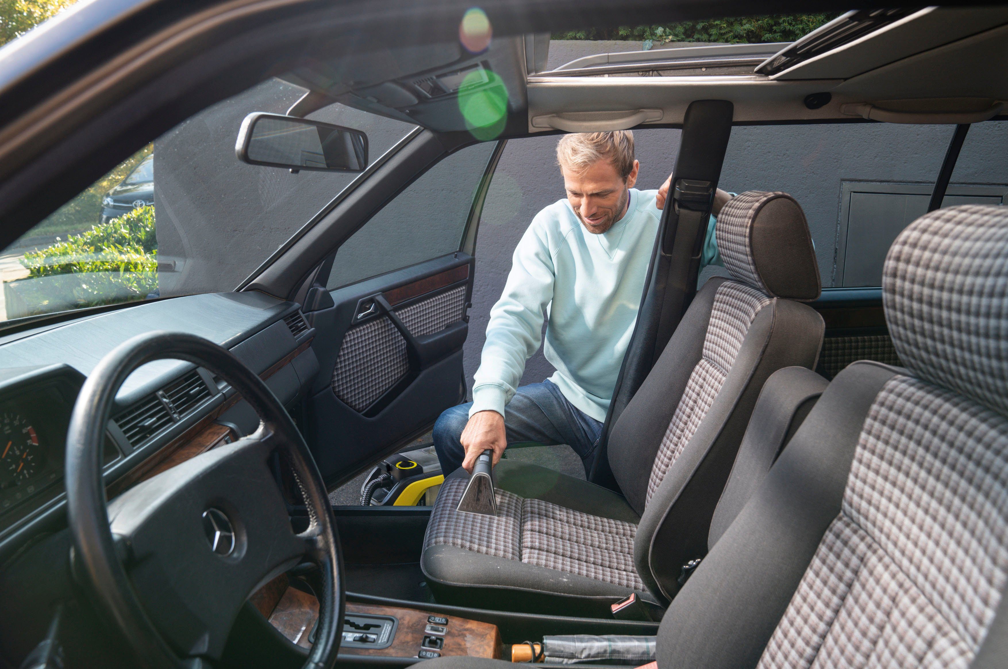 KÄRCHER Wasch-Sauger SE 3-18 COMPACT Akku-Waschsauger, 184 W, beutellos