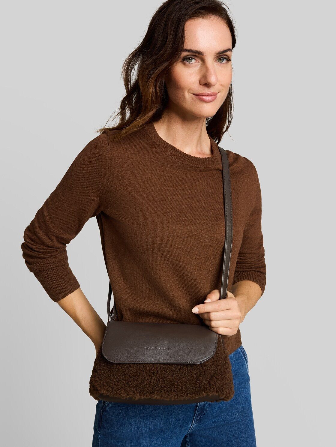 TOM TAILOR Umhängetasche Bags, TTZELINA S Umhängetasche mit Teddyfell