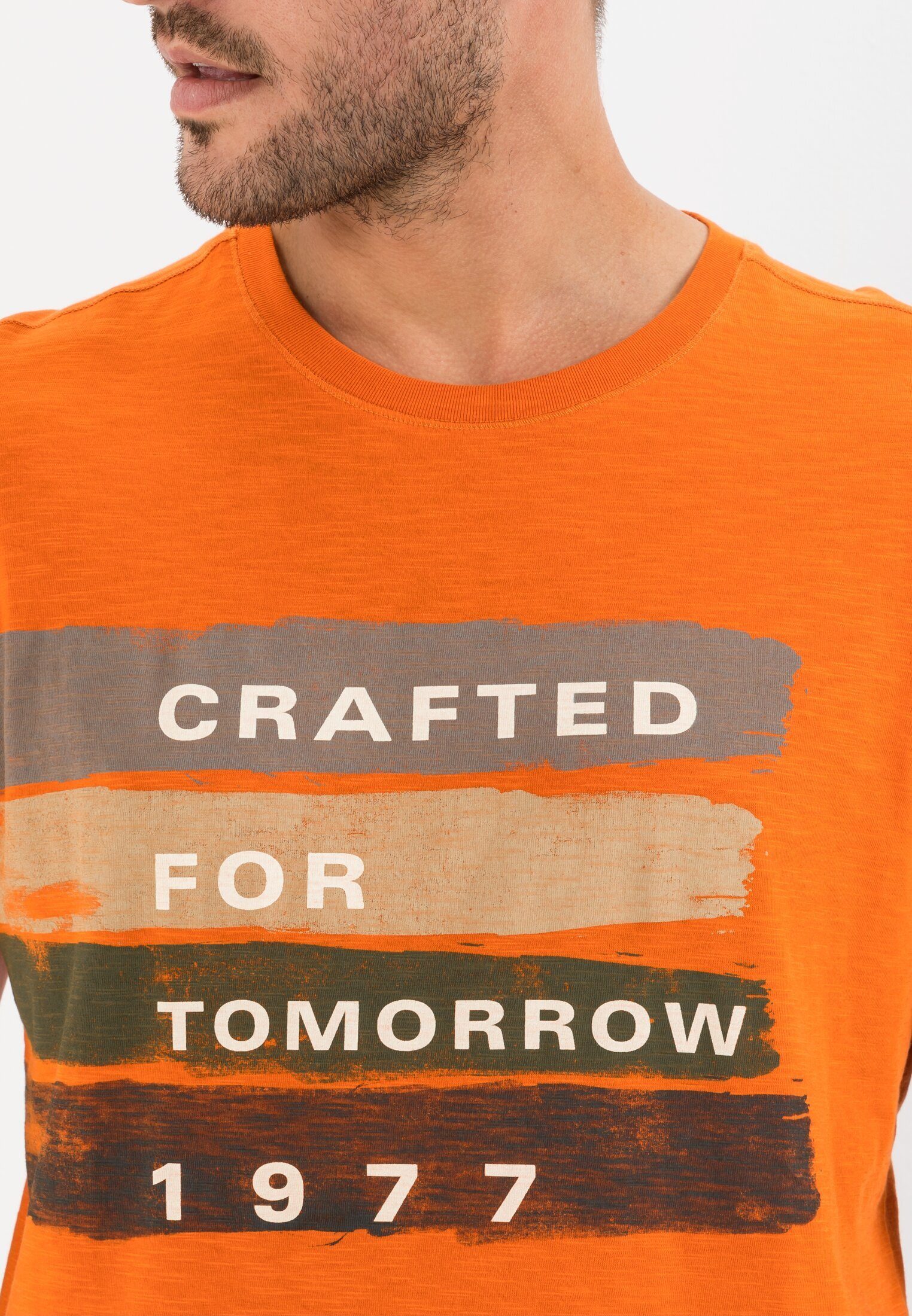 active Orange Bio-Baumwolle T-Shirt camel aus