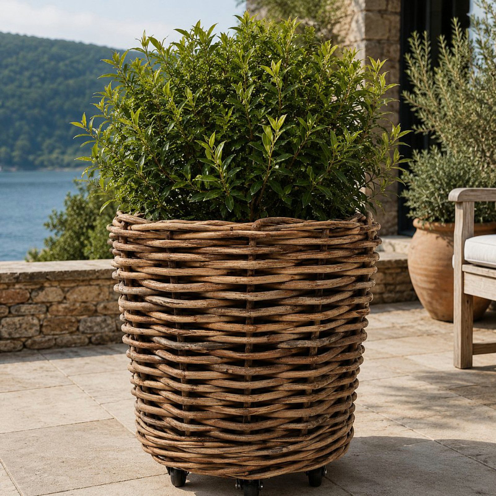 Van der Leeden Blumentopf 68x64cm Rattan Weide Sylter Korb Drypot (Stück, 1 St., Packung), Indoor & Outdoor, Naturprodukt, Rattan, inkl. Kunststoffeimer