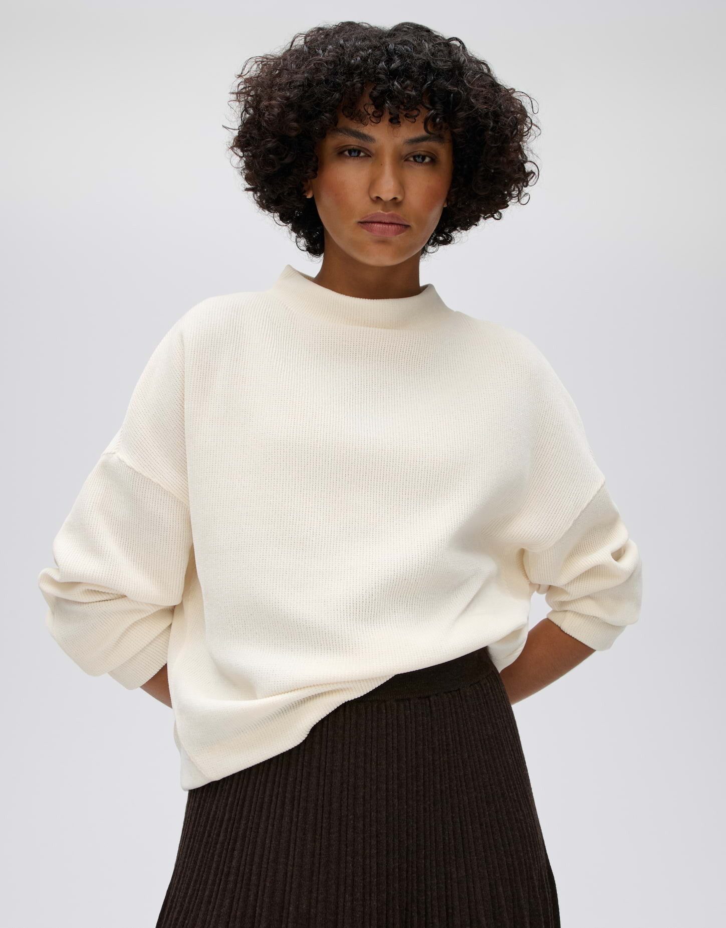 OPUS Sweatshirt Gemse aus weicher Sweatware Weite Silhouette mit schmal zulaufendem Schnitt