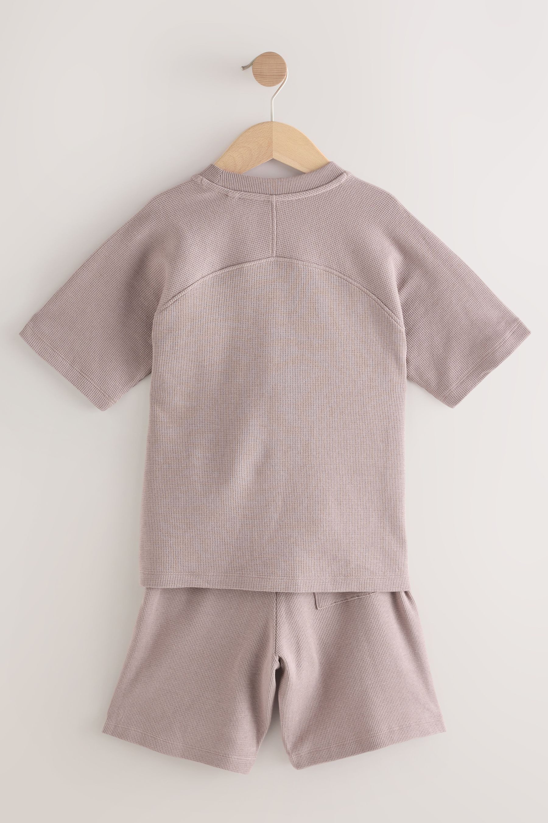 Next T-Shirt & Shorts Strukturiertes T-Shirt und Shorts, Set (2-tlg)