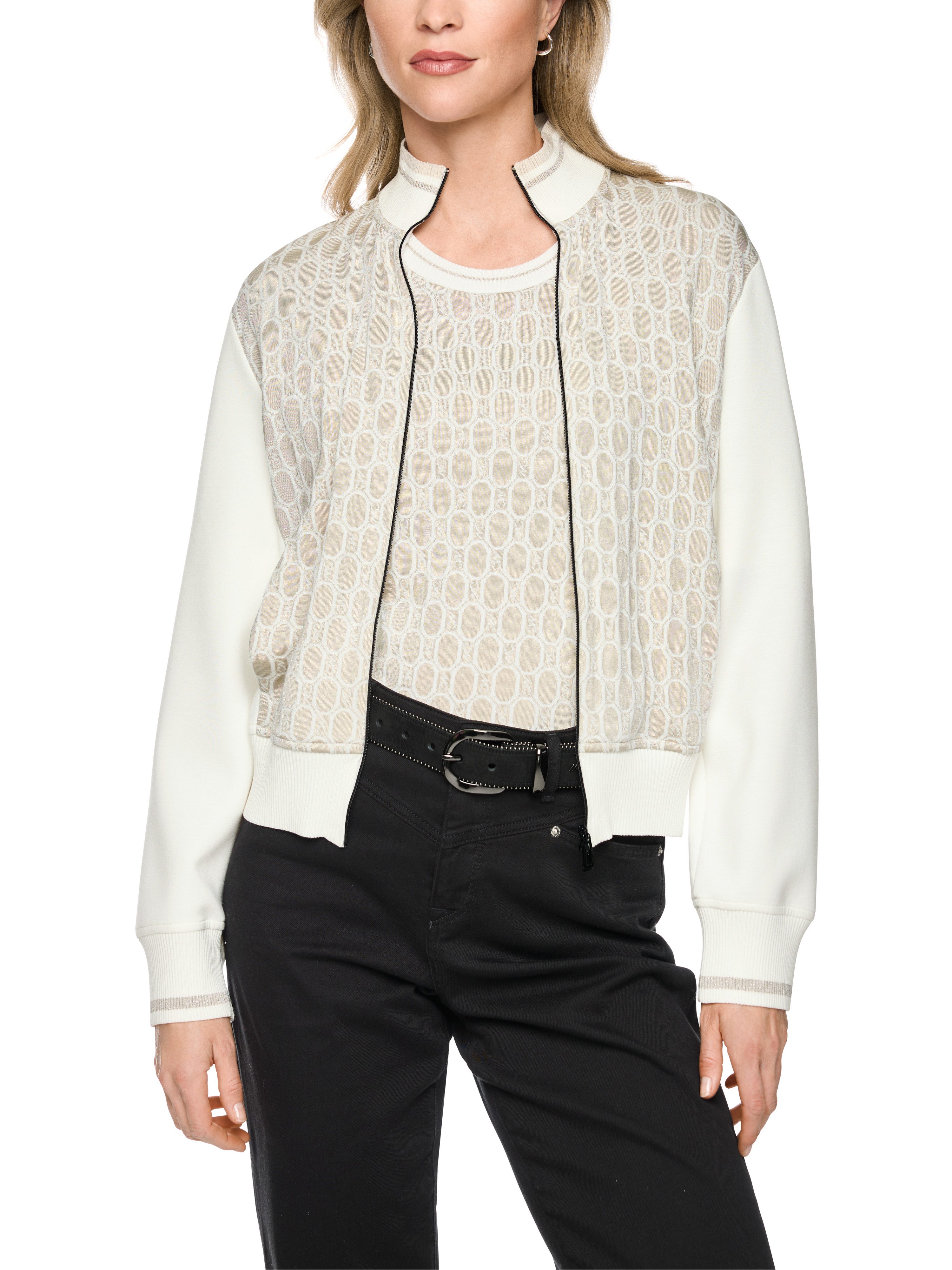 Marc Cain Cardigan Golden Hour Premium Damenmode markantes Chain-Logo-Jacquardmuster auf der Vorderseite