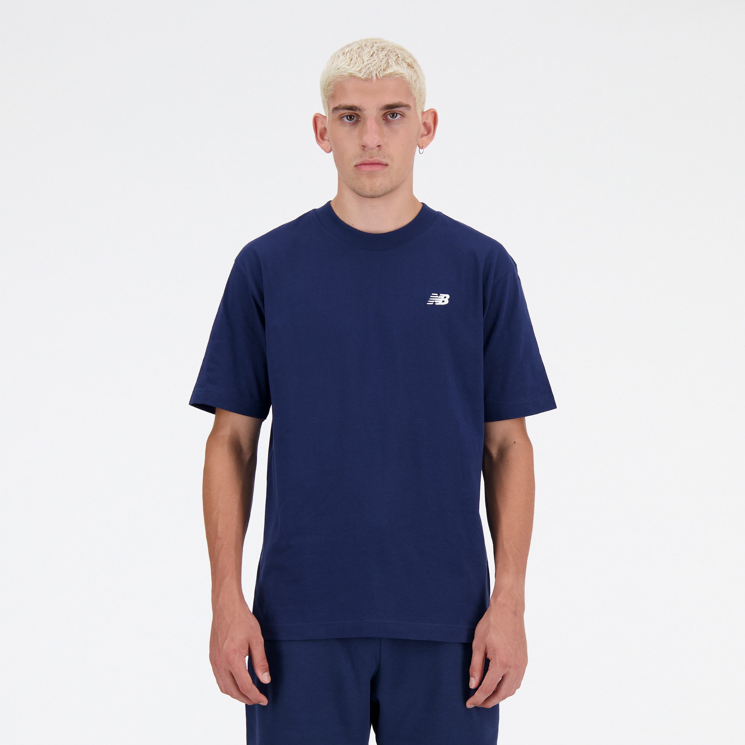 New Balance T-Shirt SPORT ESSENTIALS COTTON T-SHIRT sportlicher Stil, mit Rundhalsausschnitt, ohne Verschluss, Kurzarm