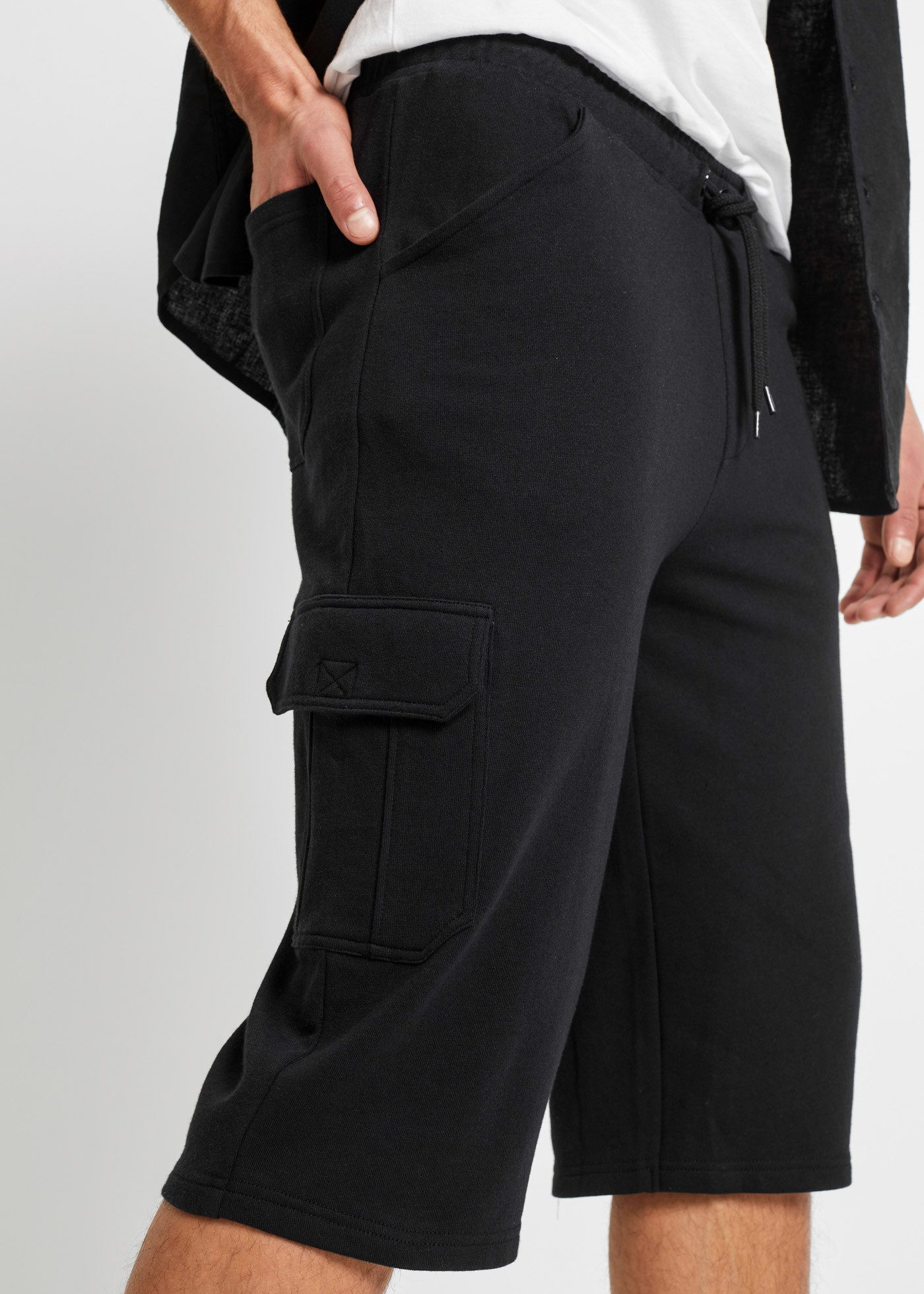 bonprix Sweatbermudas aus Baumwolle, mit zahlreichen Taschen, regular fit, casual Stil