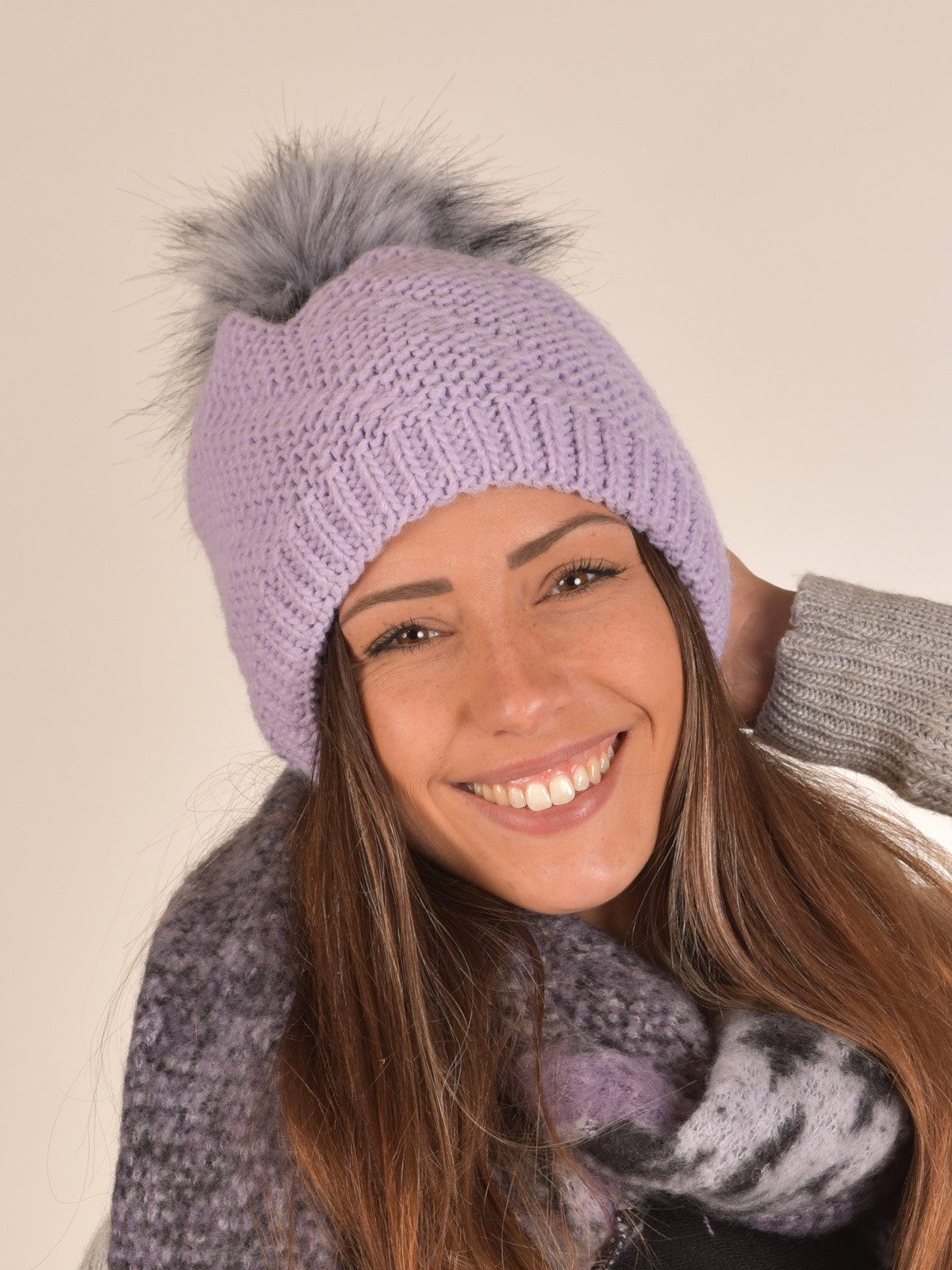 styleBREAKER Bommelmütze Einfarbige Strick Bommelmütze mit Thermo-Fleece (1-St)