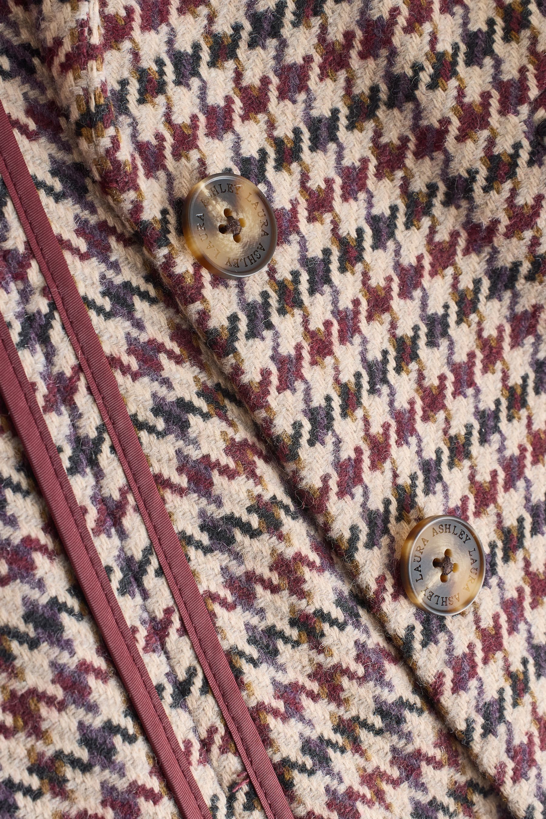 LAURA ASHLEY Jackenblazer Laura Ashley einreihiger Heritage Cordblazer (1-tlg)