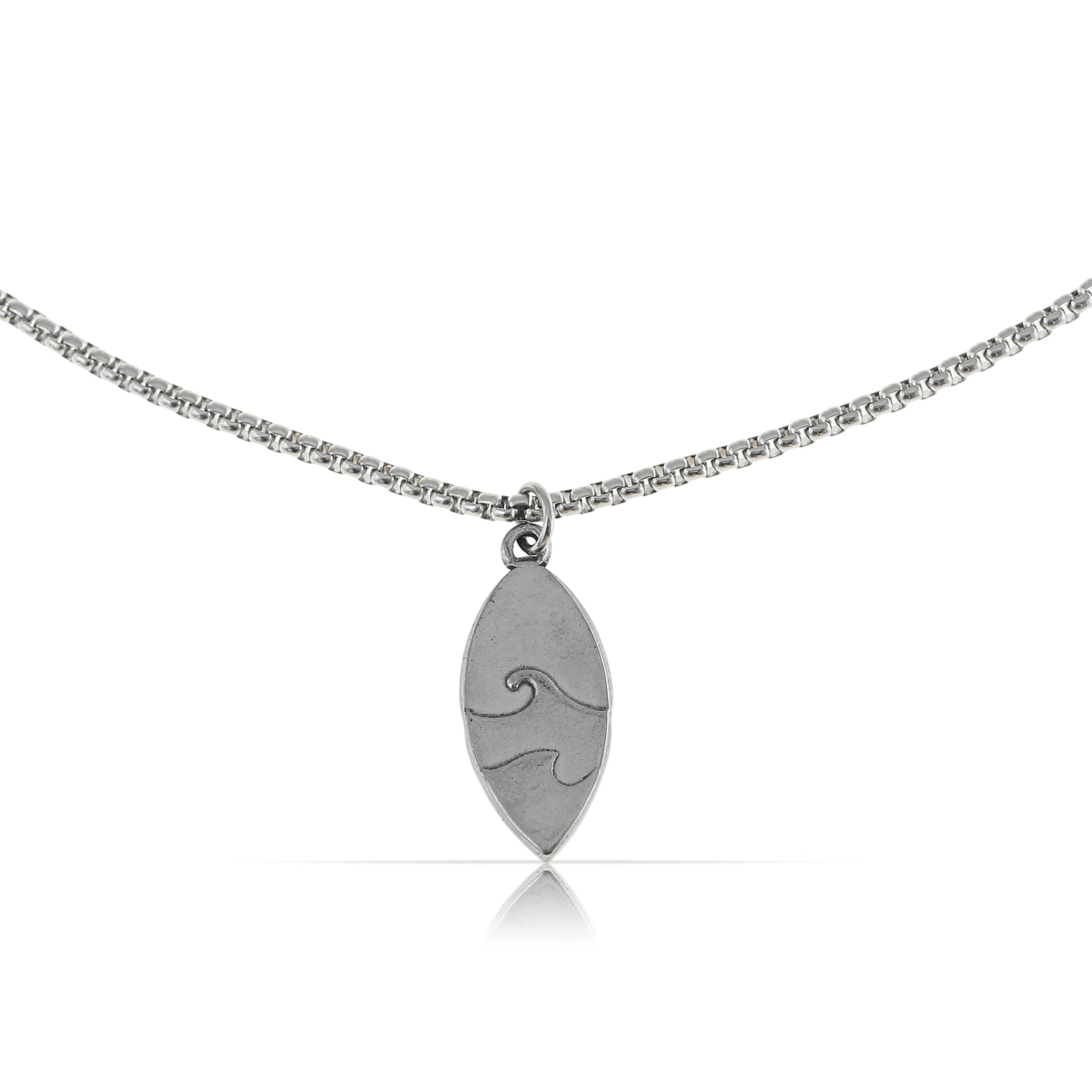 Made by Nami Kette mit Anhänger Edelstahl Halskette Herren mit Anhänger in Silber - Surfbrett, das perfekte Geschenk für den Mann 40cm lang mit 5cm Verstellkette