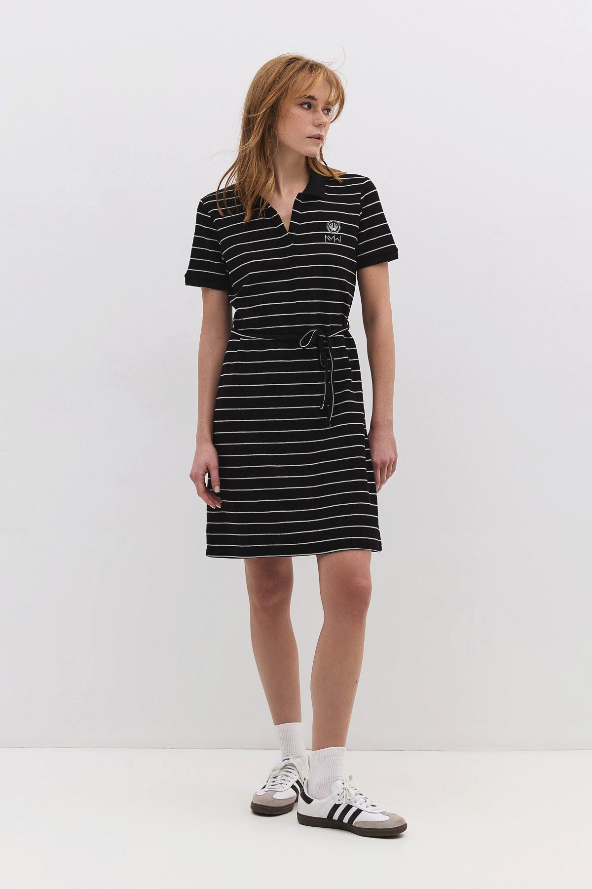 Minikleid Kurzes Kleid mit Polokragen
