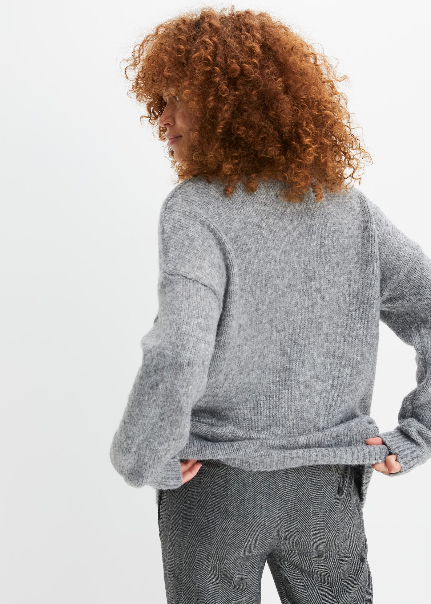 bonprix Strickpullover mit metallisierten Fasern, mit Stern-Design, Oversize Passform