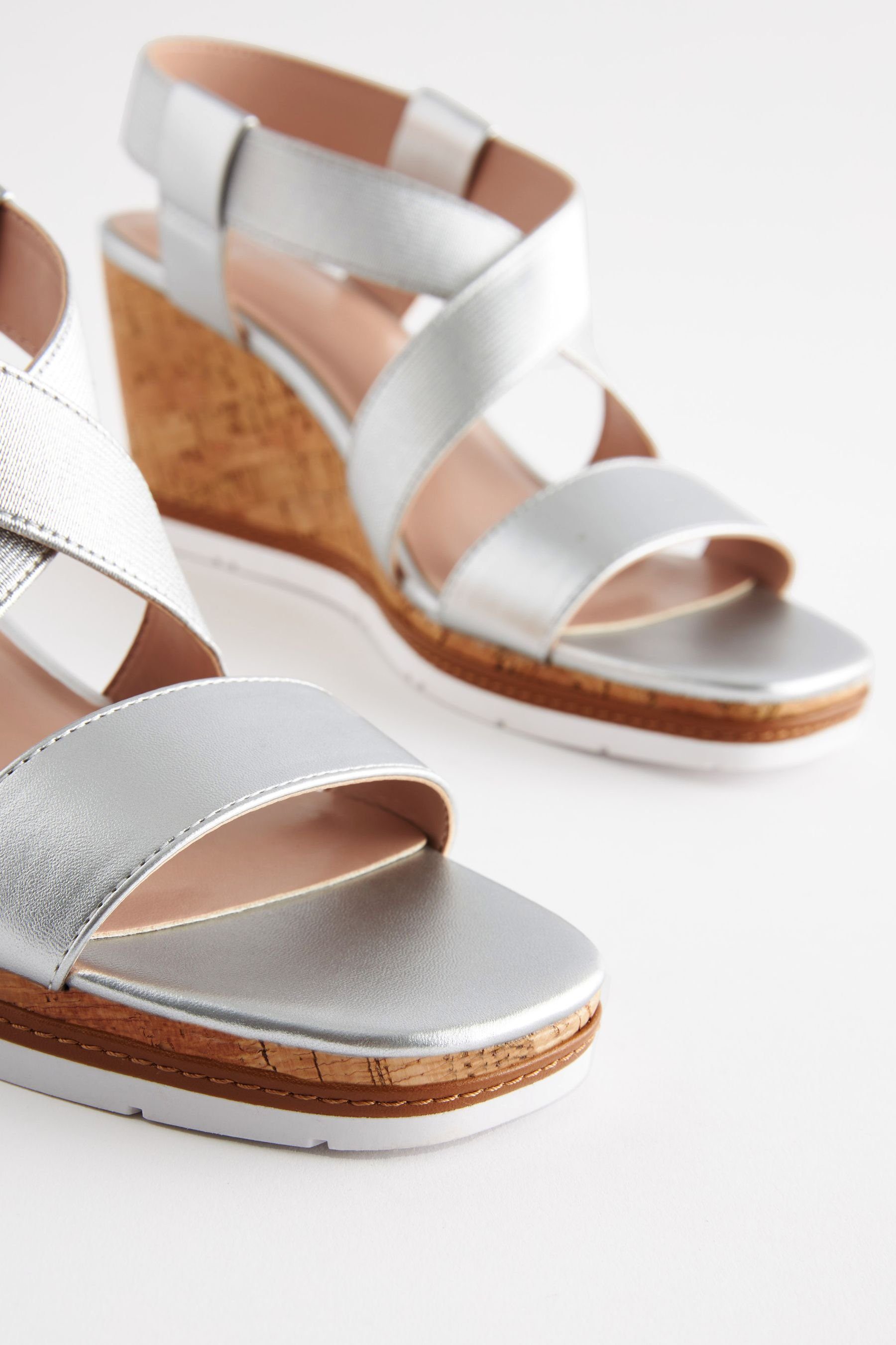 Next Forever Comfort Keilabsatzschuhe mit Elastikriemen Keilsandalette (1-tlg)
