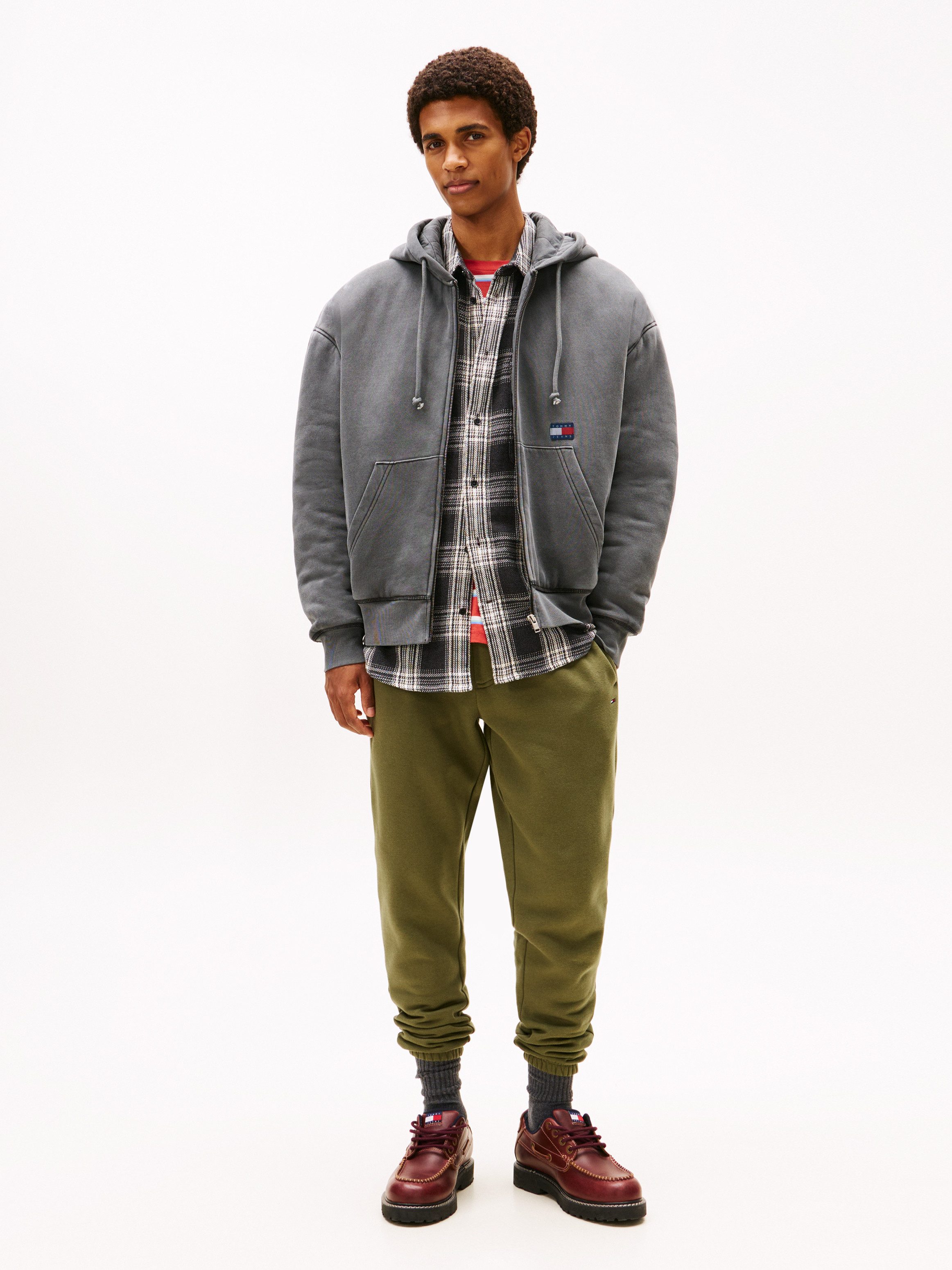 Tommy Jeans Sweathose TJM SLIM S FLAG SWEATPANT Mit Kordelzug