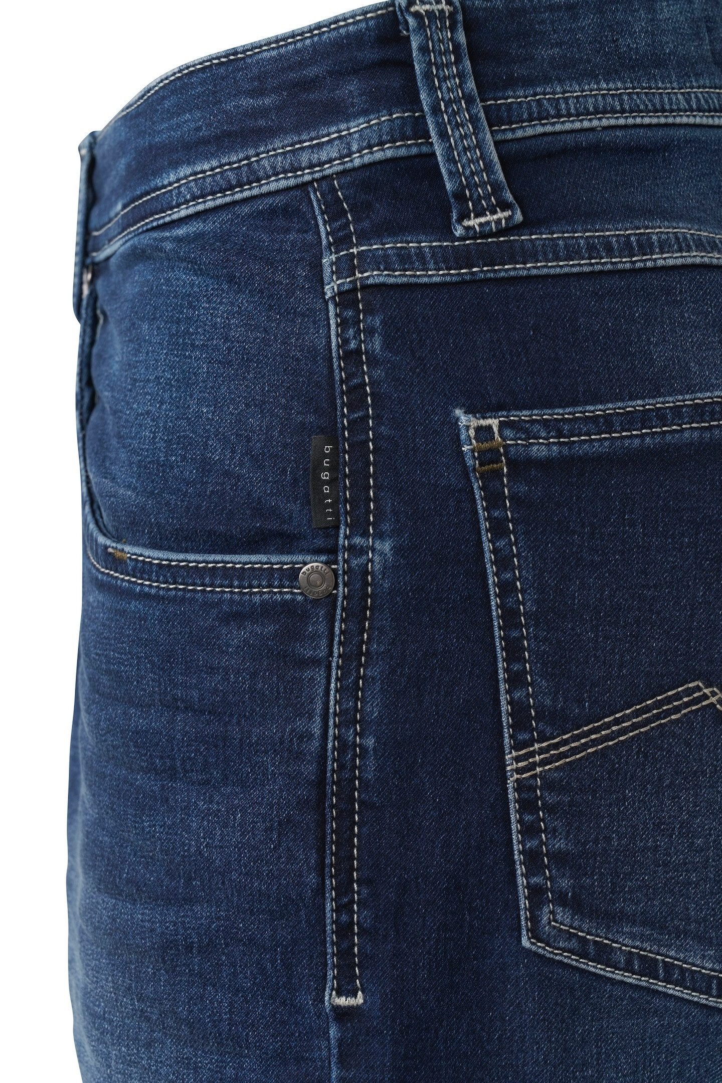 bugatti Bermudas im Used-Wash-Design