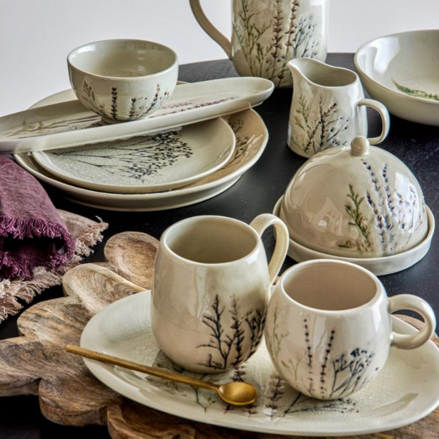 Bloomingville Tasse Bea, Steingut, Höhe: 10cm, Farbe: Naturfarben, Motiv: Zweige